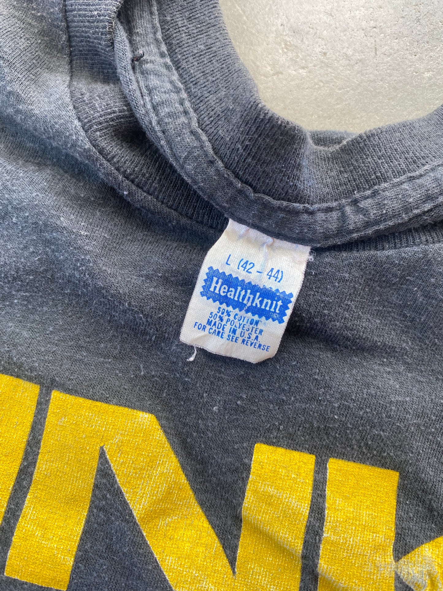 Vintage 1987 Pink Floyd World Tour Tee ( Med / Small )