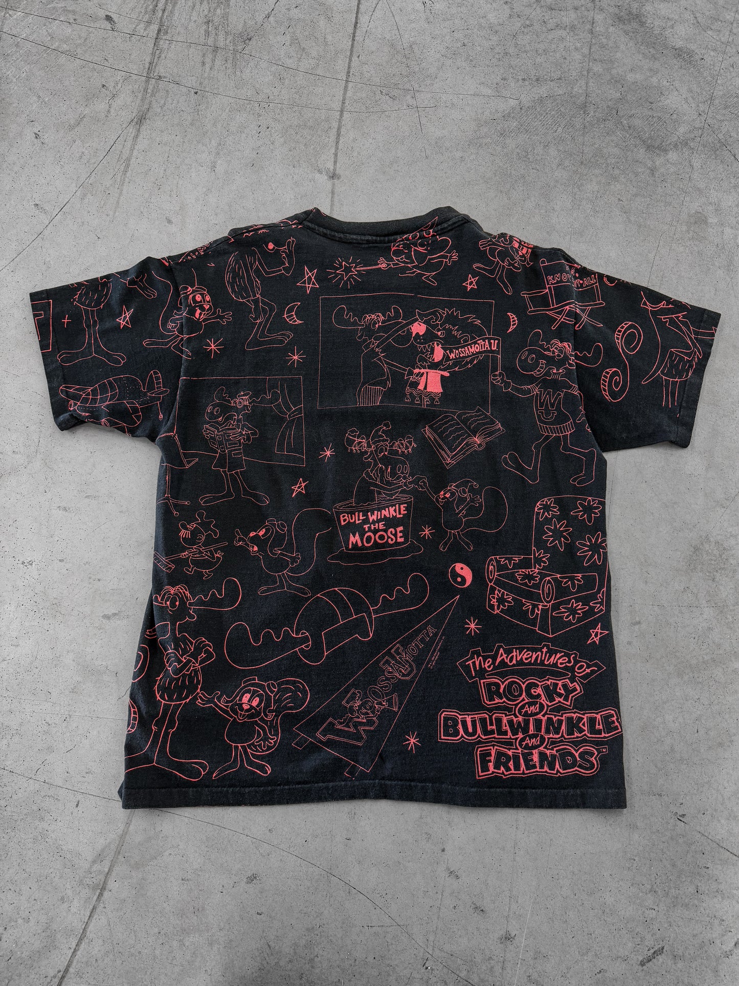 Vintage 1992 Rocky & Bullwinkle AOP Cartoon Tee ( XL )
