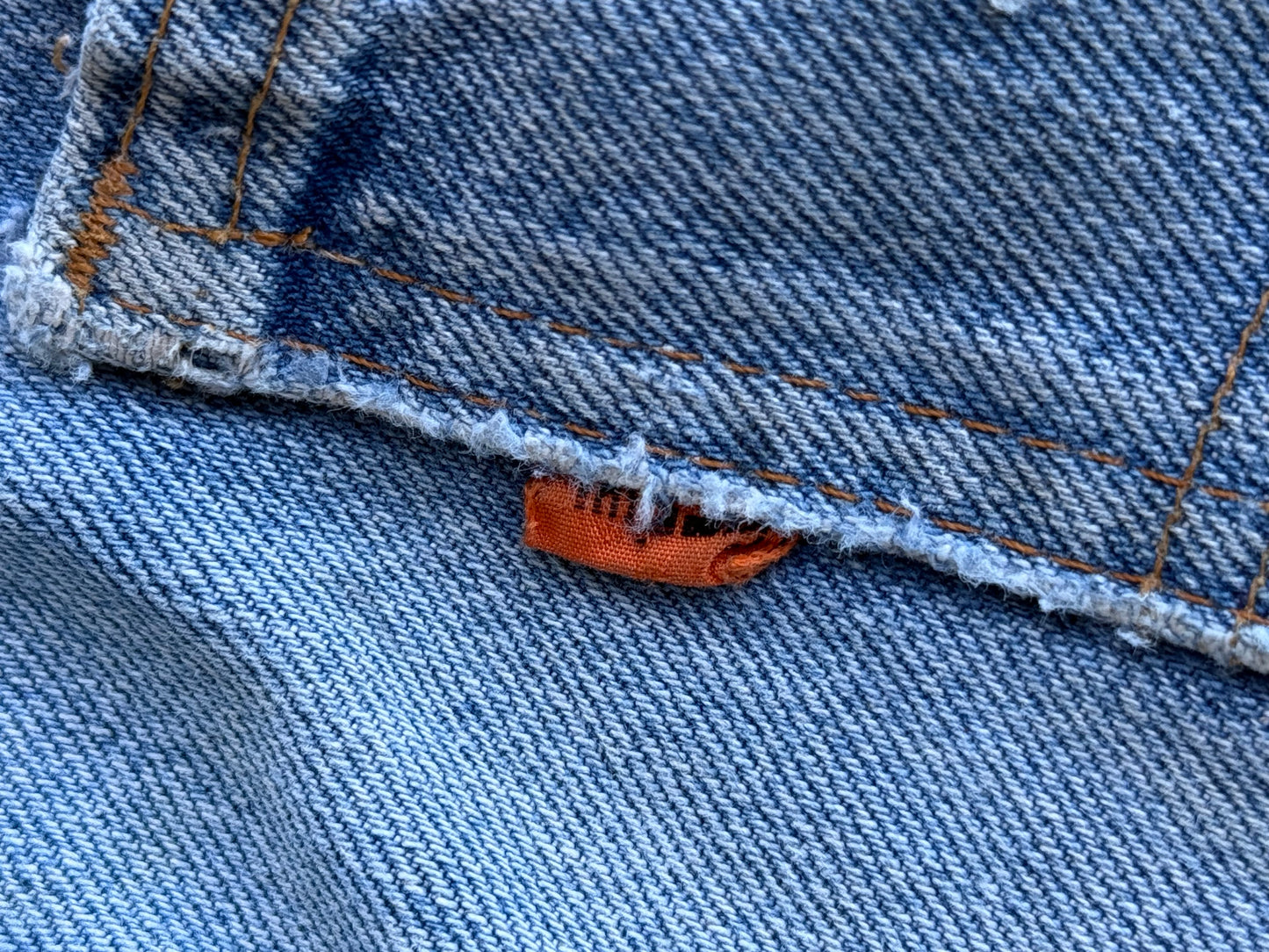 Vintage 80s Levi’s Orange Tab Bootcut Light Wash Jeans (32x31)