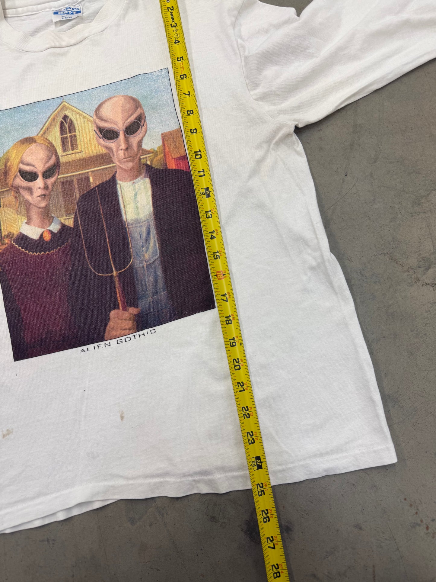 Vintage 90s Alien Gothic Parody Tee ( Large )