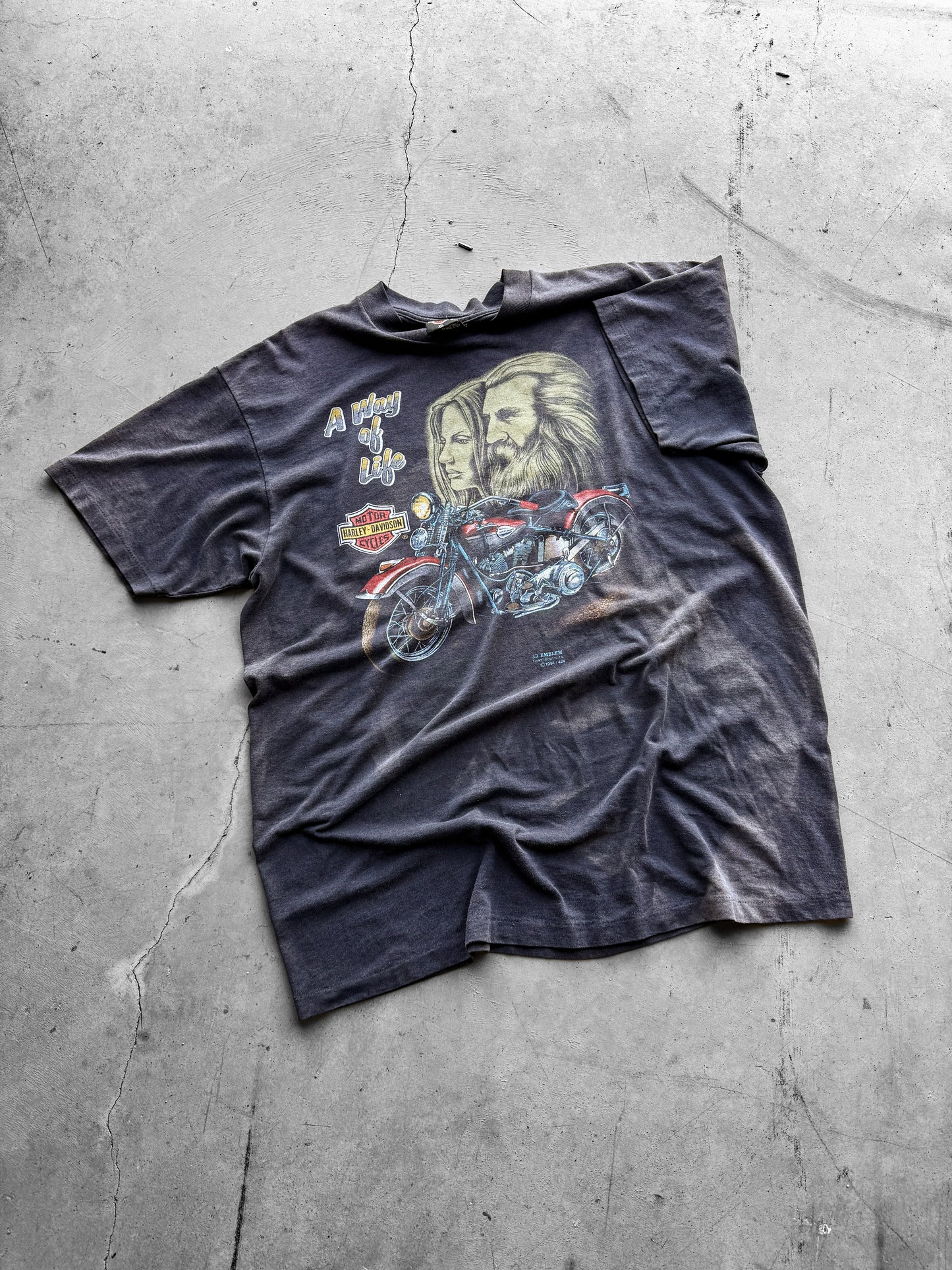 Vintage 1991 3D Emblem A Way Of Life Faded Tee ( XL )