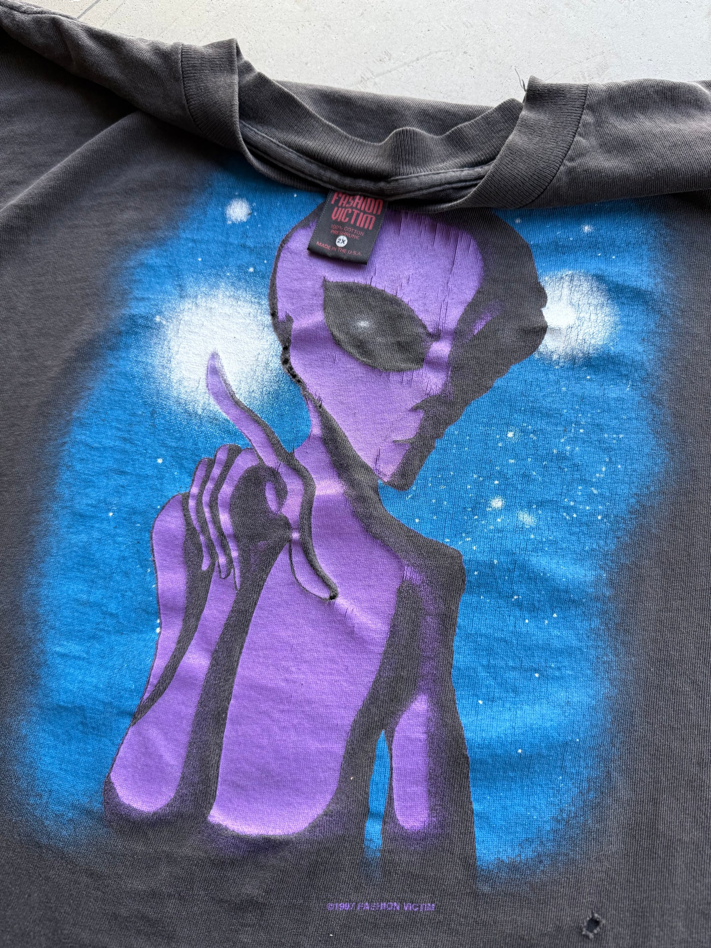 Vintage 1997 Alien Fashion Victim Tee ( XXL )