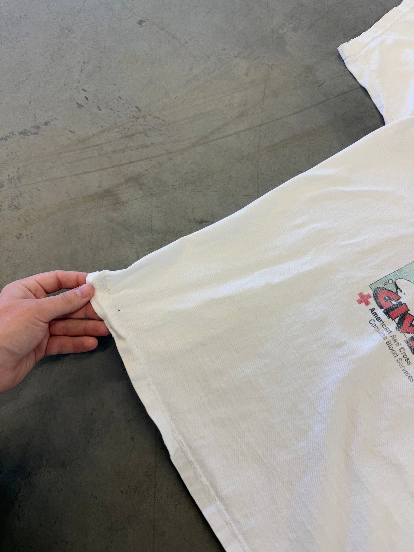 Vintage 90s “Give Blood” American Red Cross Promo Tee ( XL )