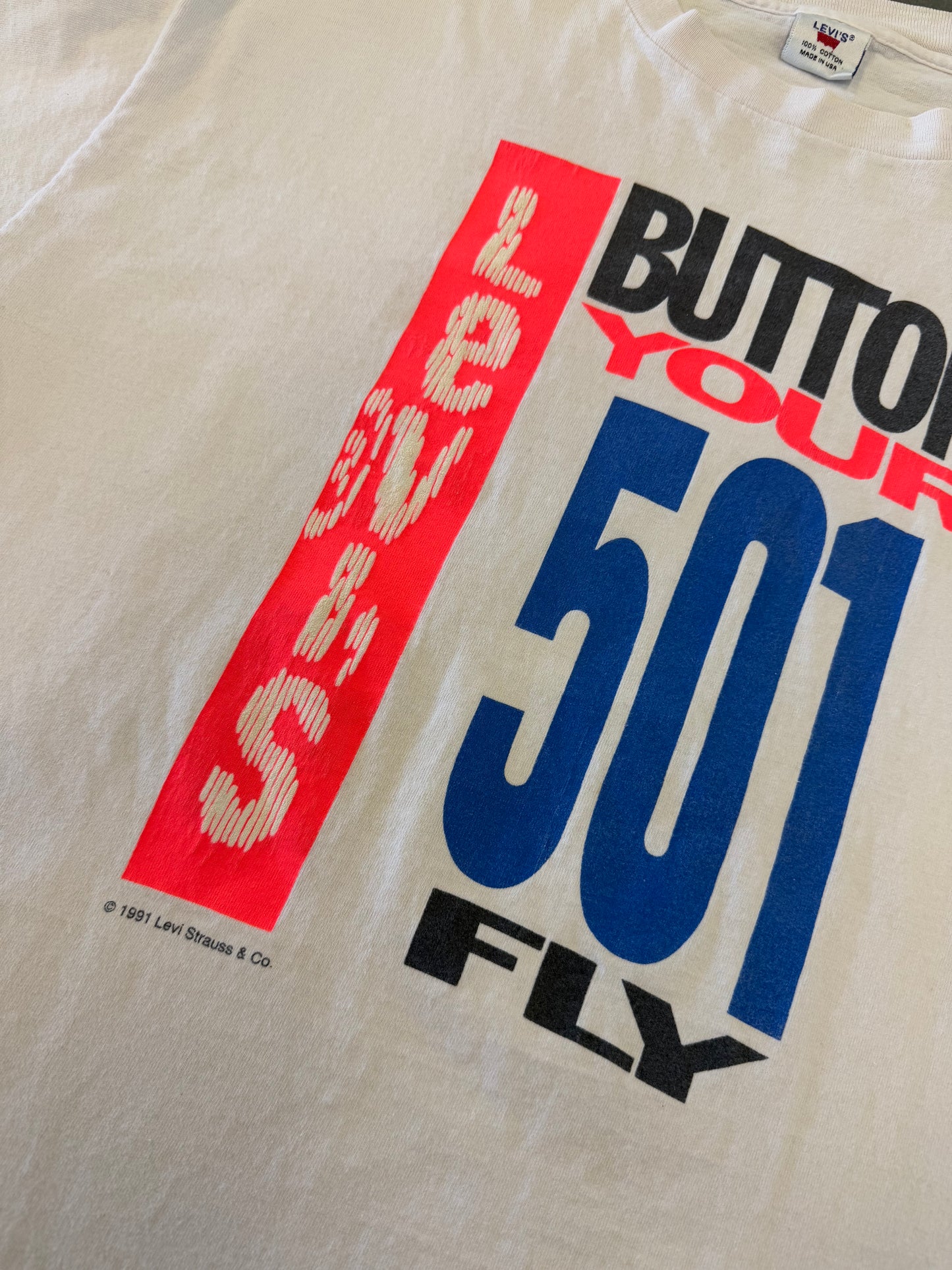 Vintage 1991 Levi & Strauss Button Your 501 Fly Tee ( Large )