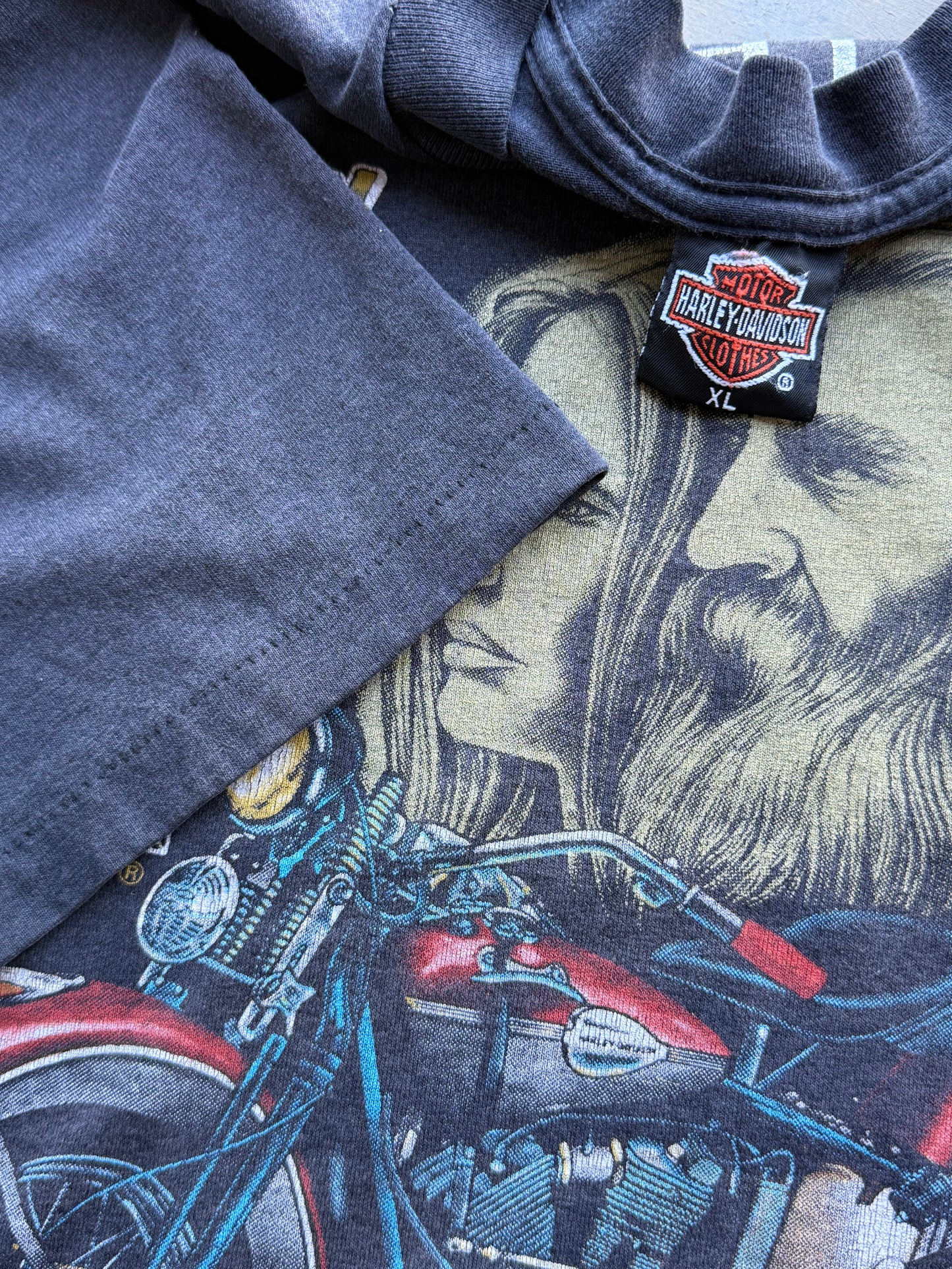 Vintage 1991 3D Emblem A Way Of Life Faded Tee ( XL )