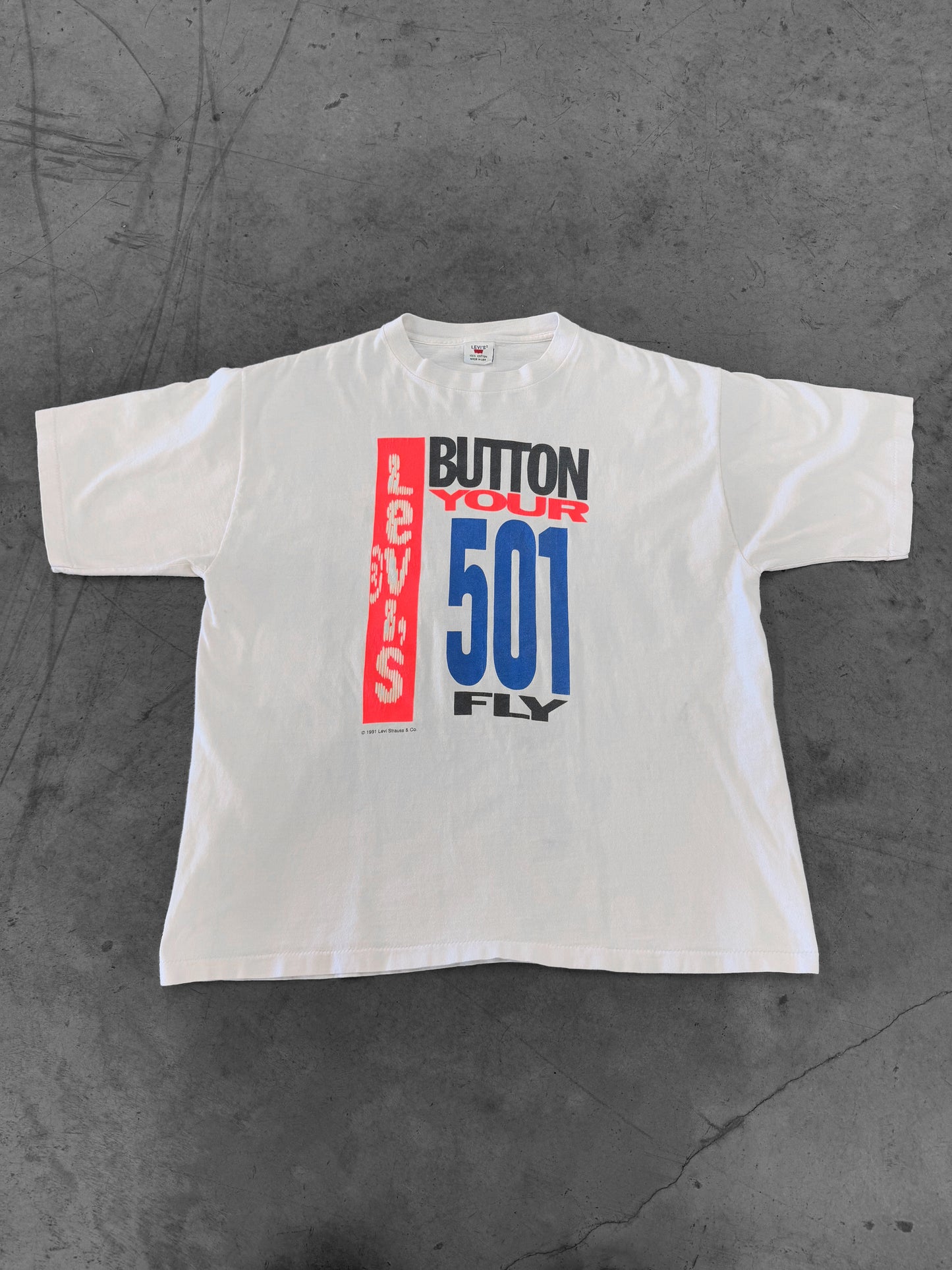 Vintage 1991 Levi & Strauss Button Your 501 Fly Tee ( Large )