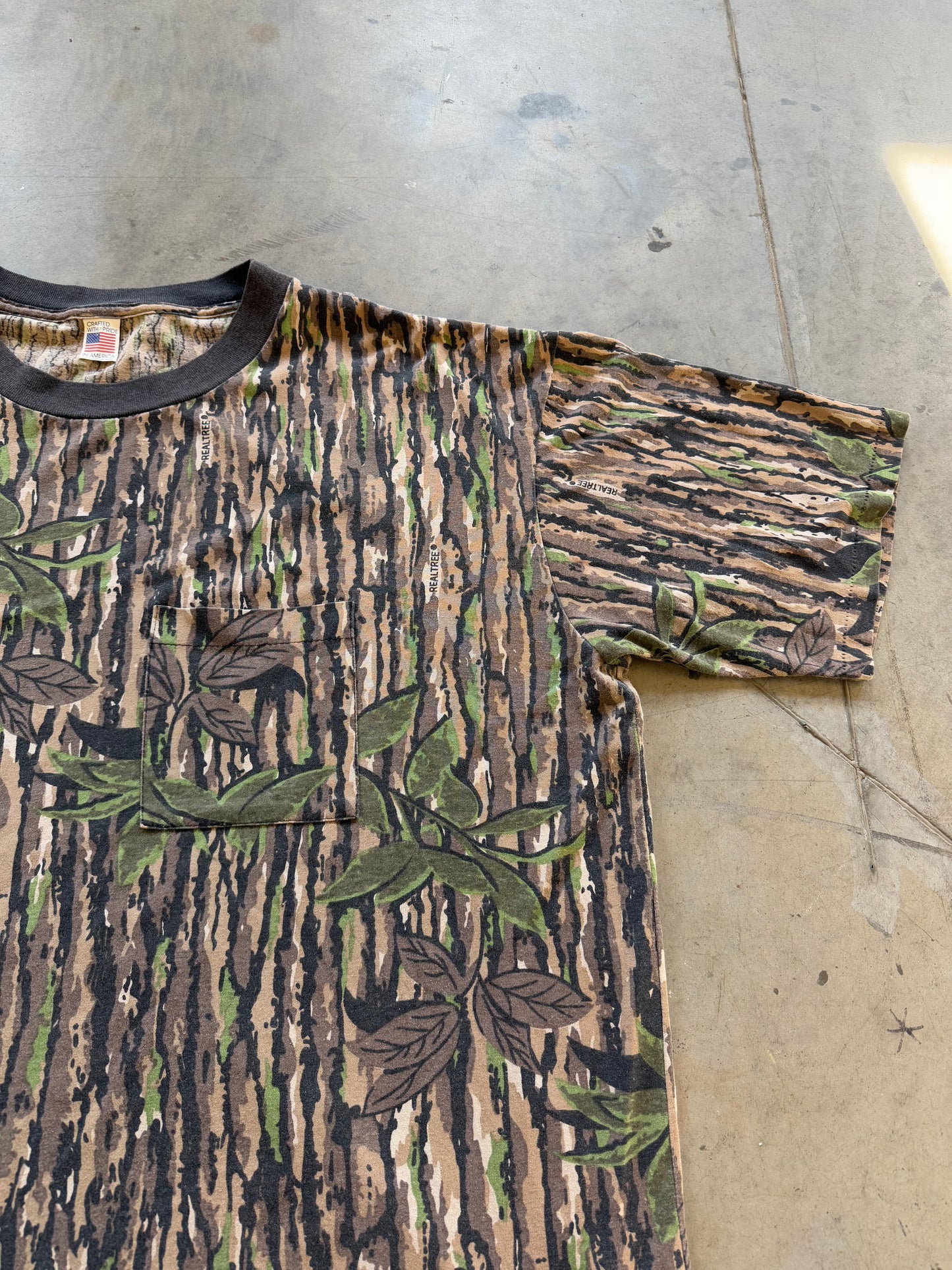 Vintage 90’s Boxy Camo Tee ( XL )