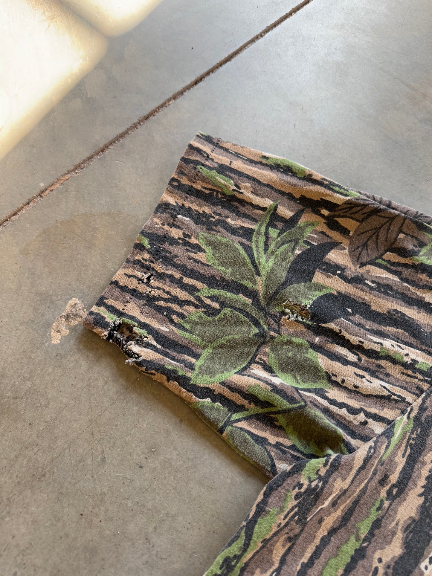 Vintage 90’s Boxy Camo Tee ( XL )