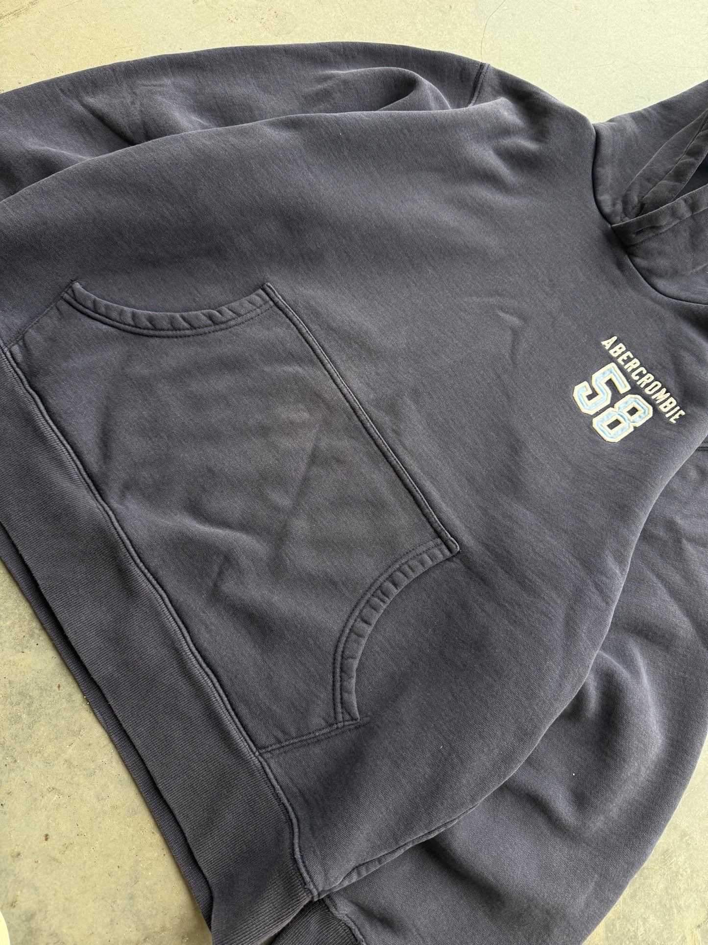 Vintage Y2K Abercrombie & Fitch Embroidered Navy Hoodie ( Medium )