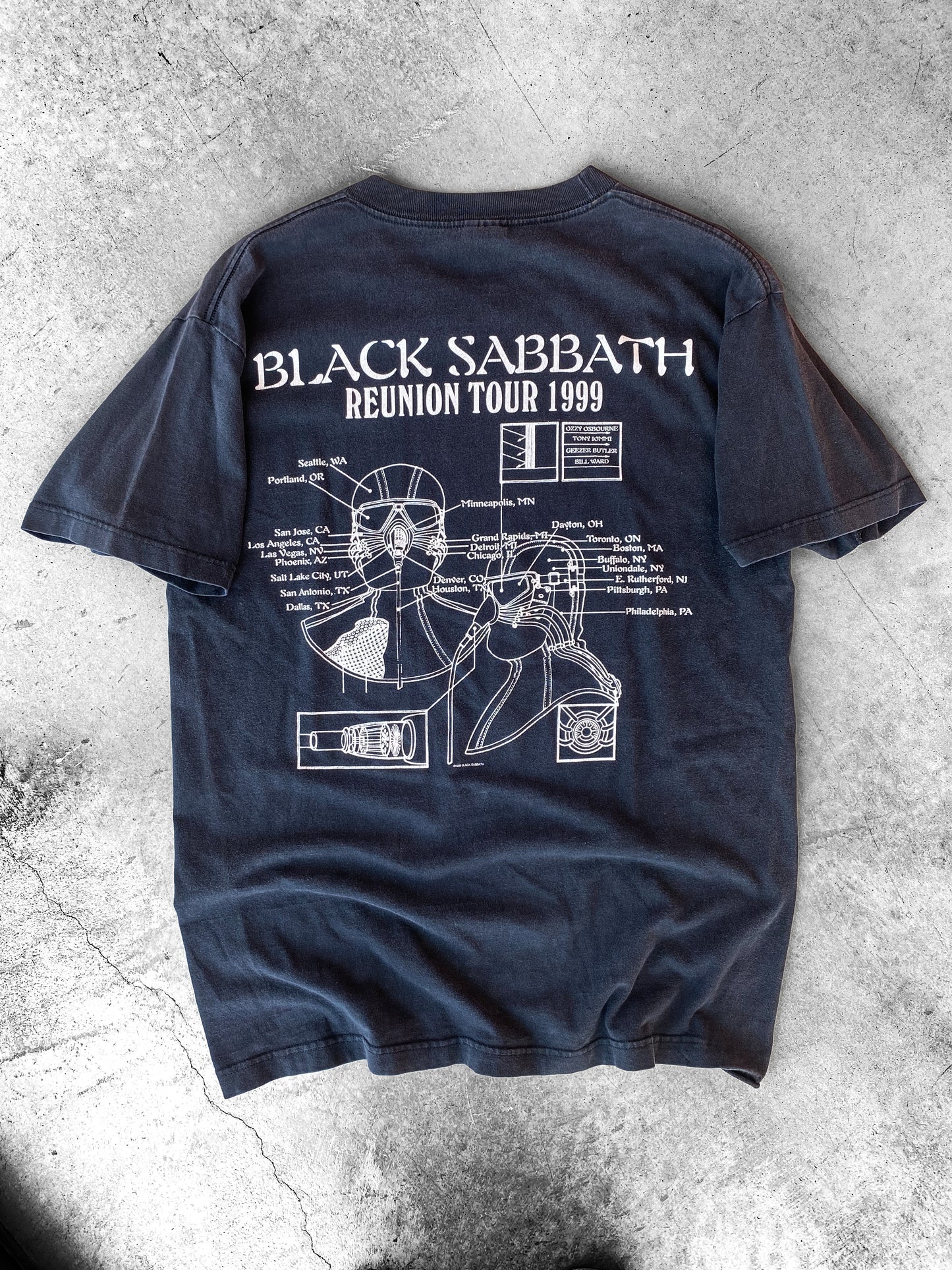 Vintage 1999 Black Sabbath Reunion Tour Tee ( Large )