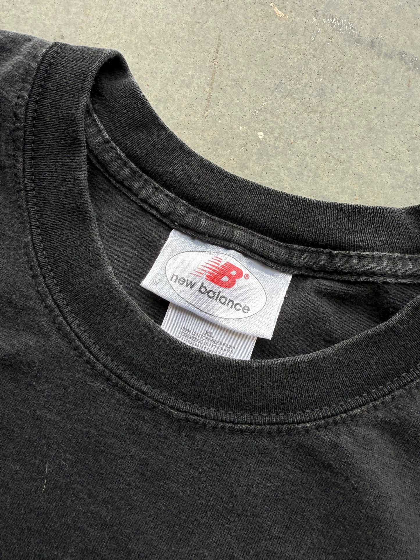 Vintage Early 2000s New Balance Shoes Promo Tee ( XL )