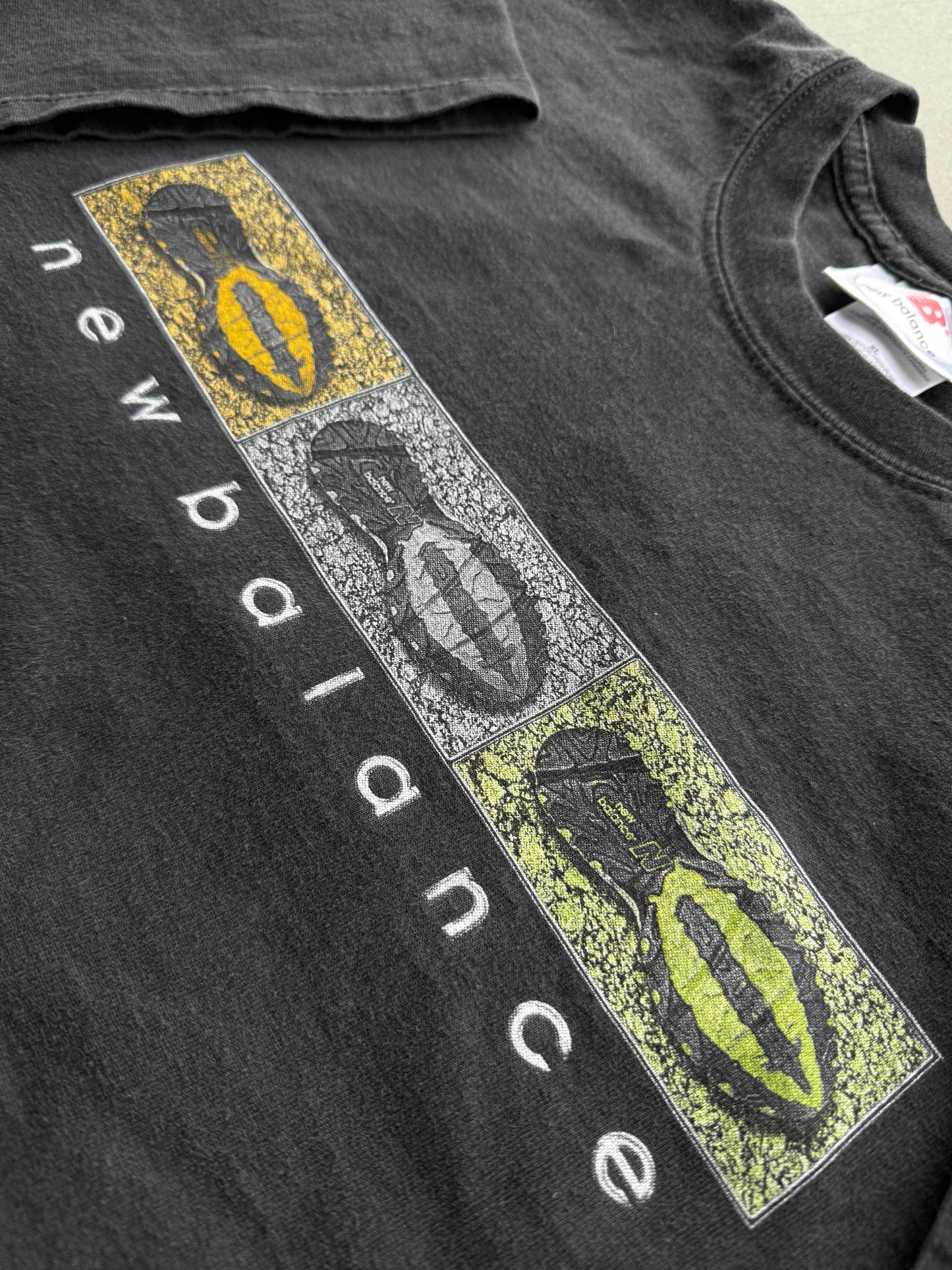 Vintage Early 2000s New Balance Shoes Promo Tee ( XL )