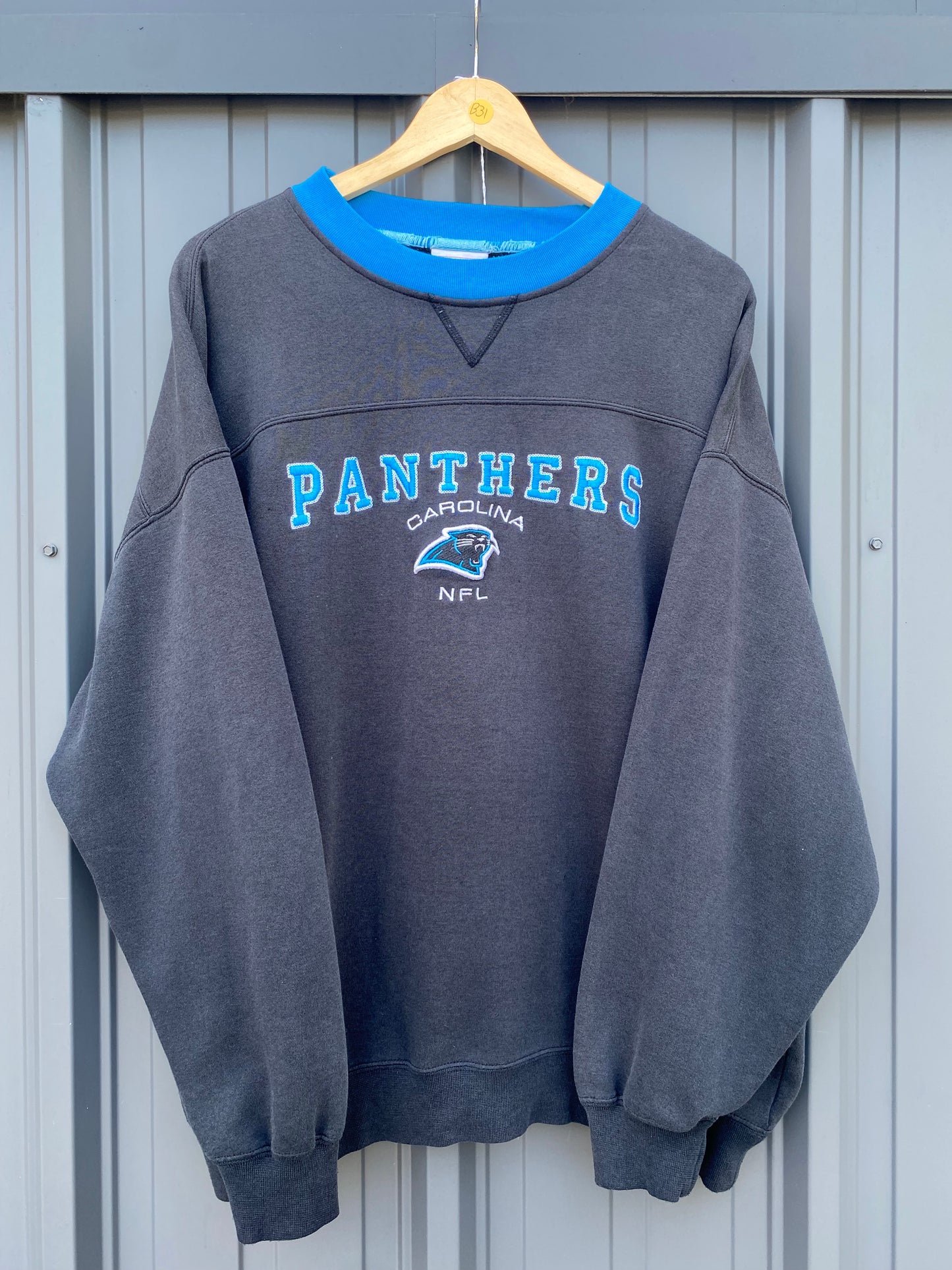 Vintage 90’s Carolina Panthers NFL Faded Crewneck ( XXL )