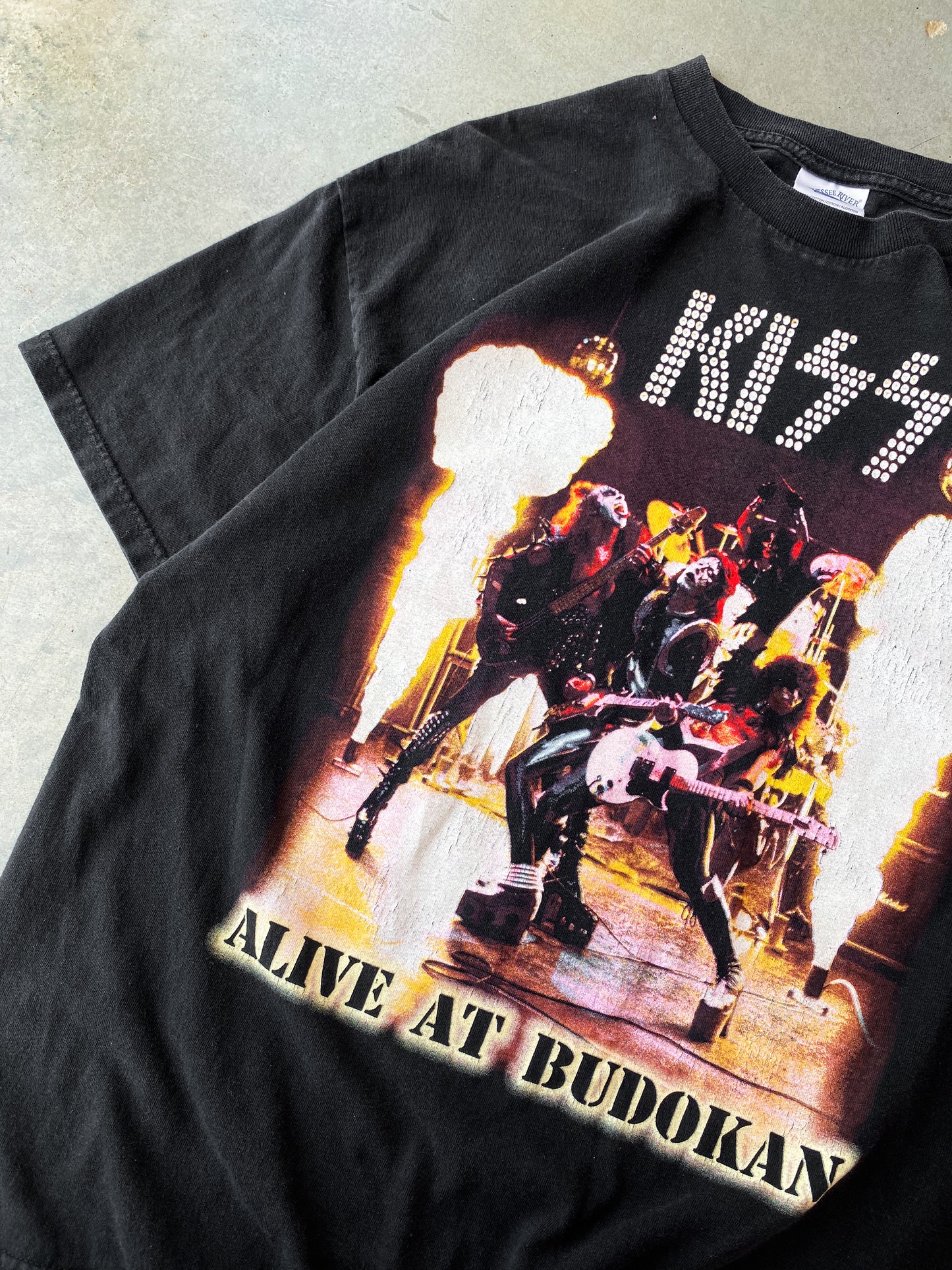 Vintage RARE 2003 Alive At Budokan KISS Band Tee ( XL )