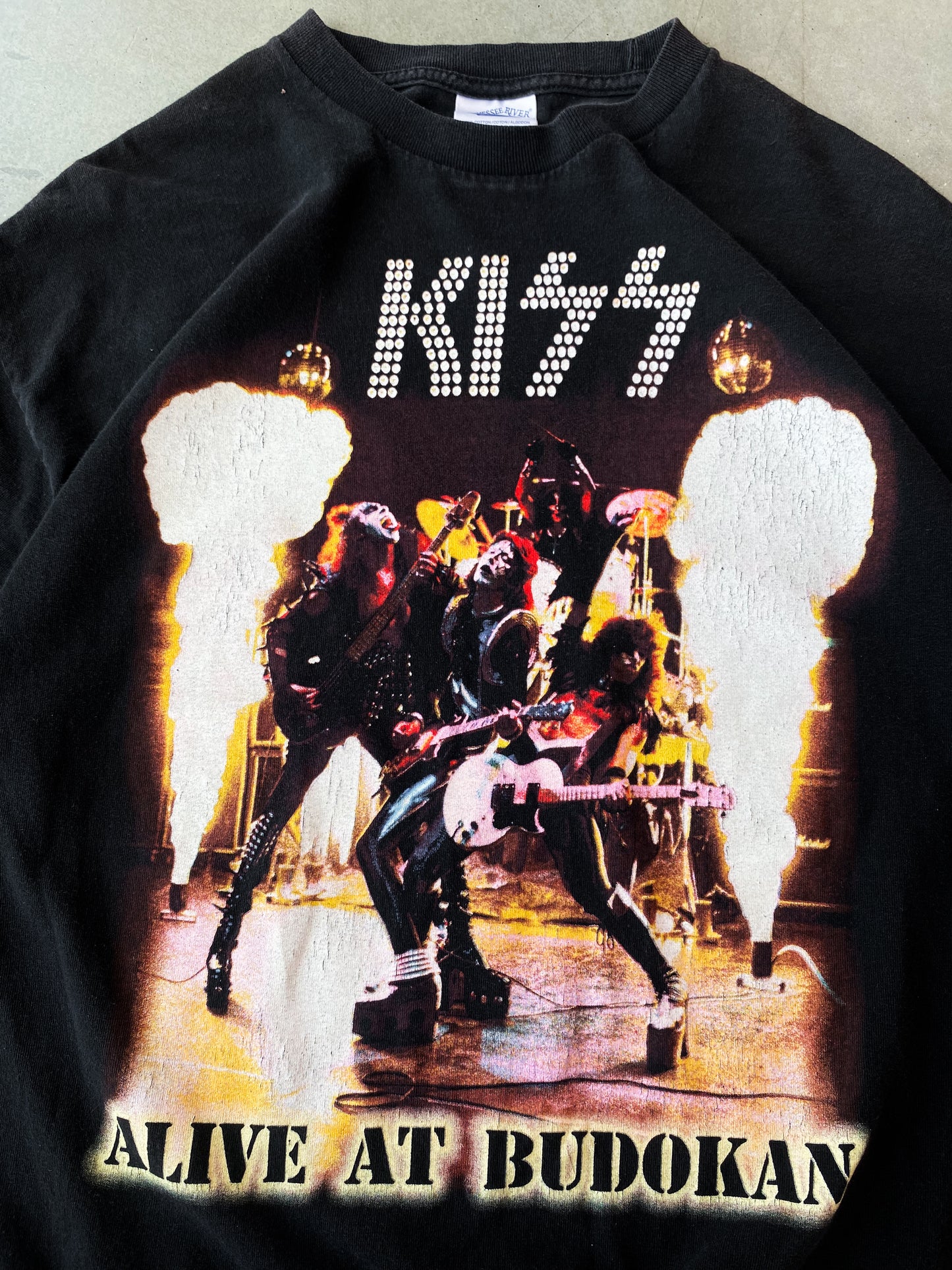 Vintage RARE 2003 Alive At Budokan KISS Band Tee ( XL )