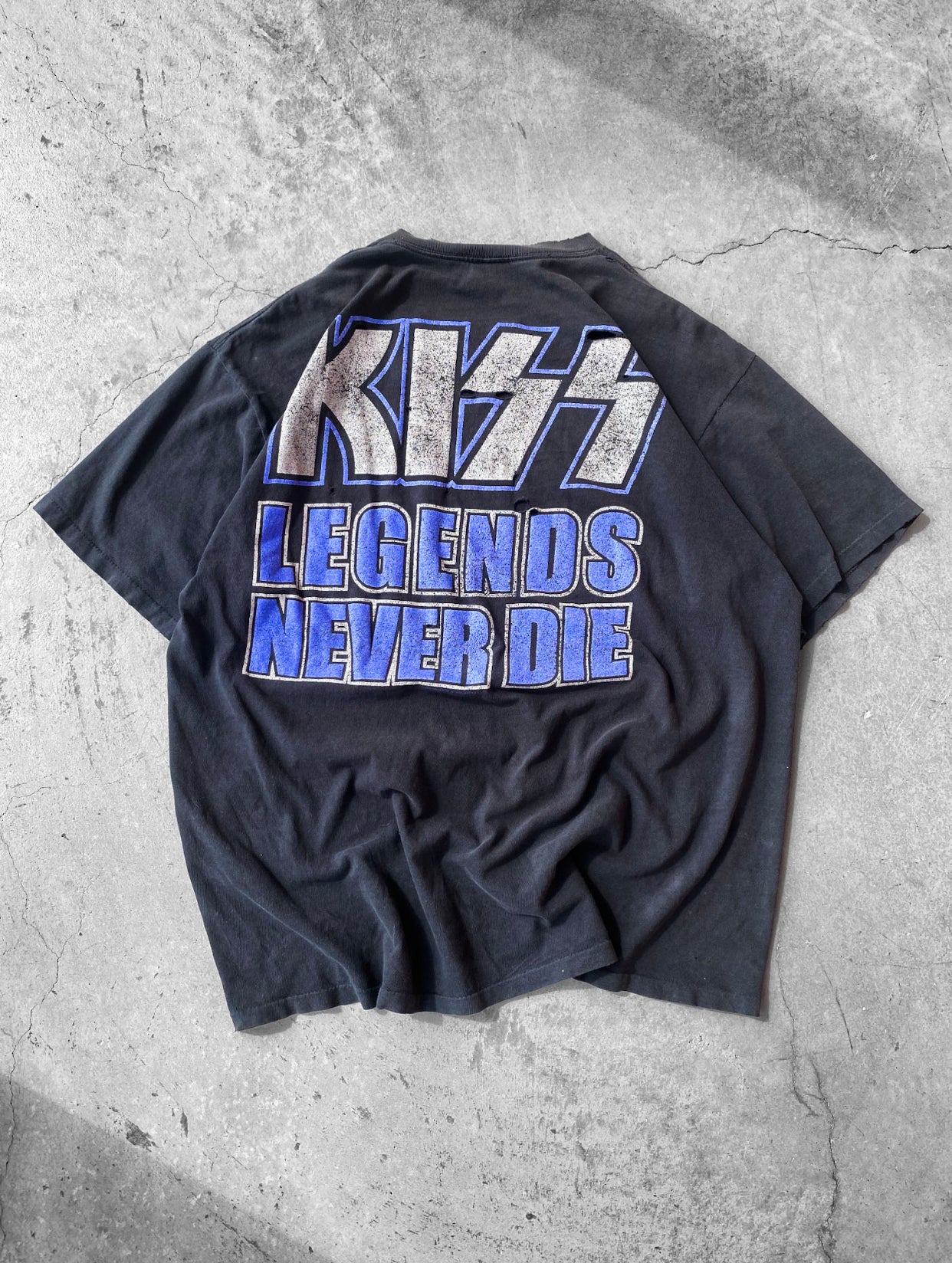 Vintage 2000 KISS The Farewell Tour Legends Never Die Tee ( XL )