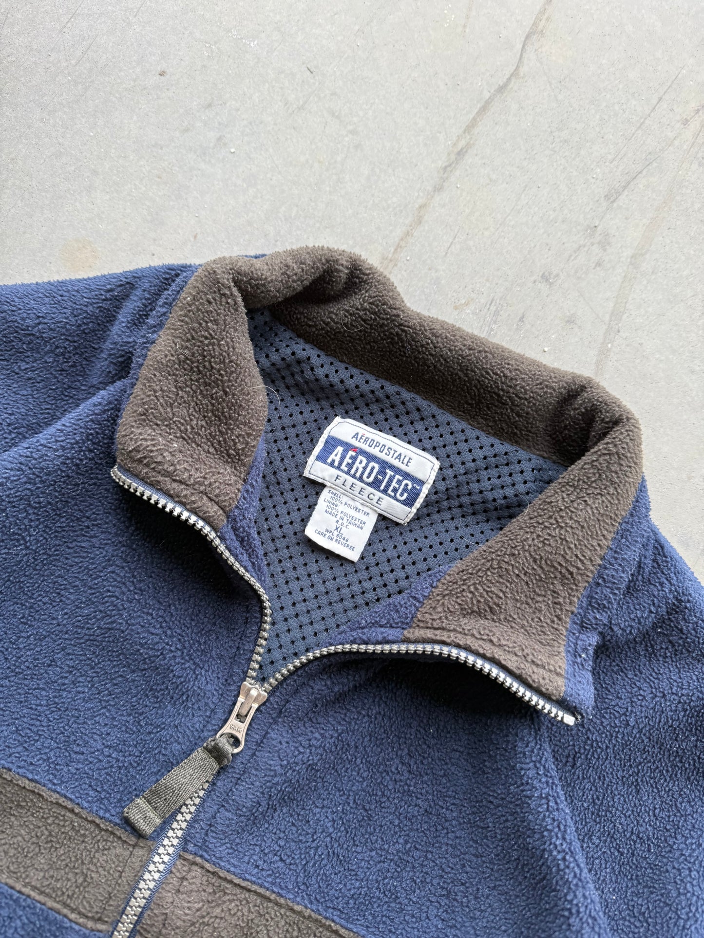 Vintage Early 2000s Aeropostale Aero Tec Zip Up Fleece ( XL )