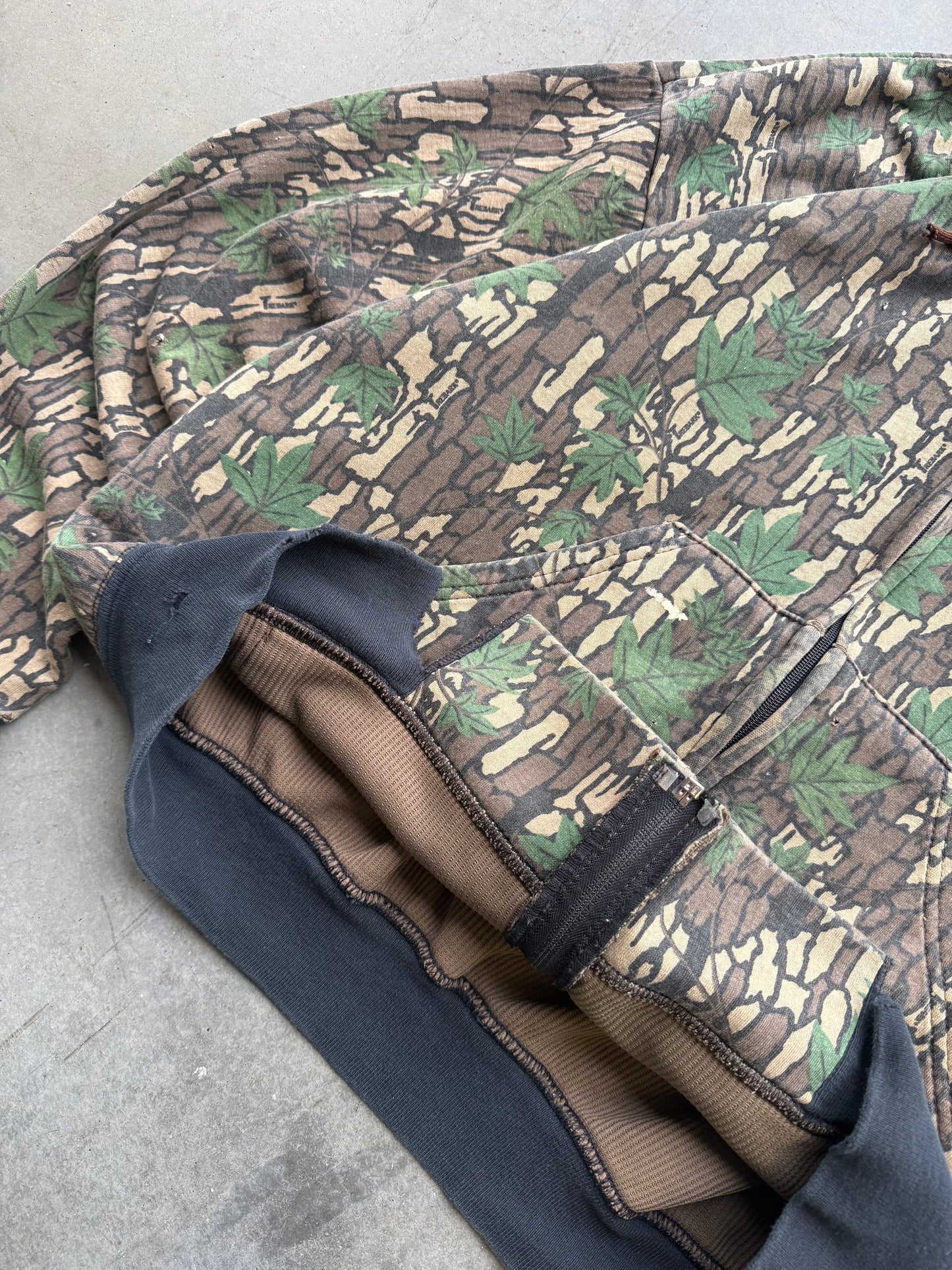 Vintage 1990s Thermal Lined Distressed Camo Zip Up Hoodie ( Large )