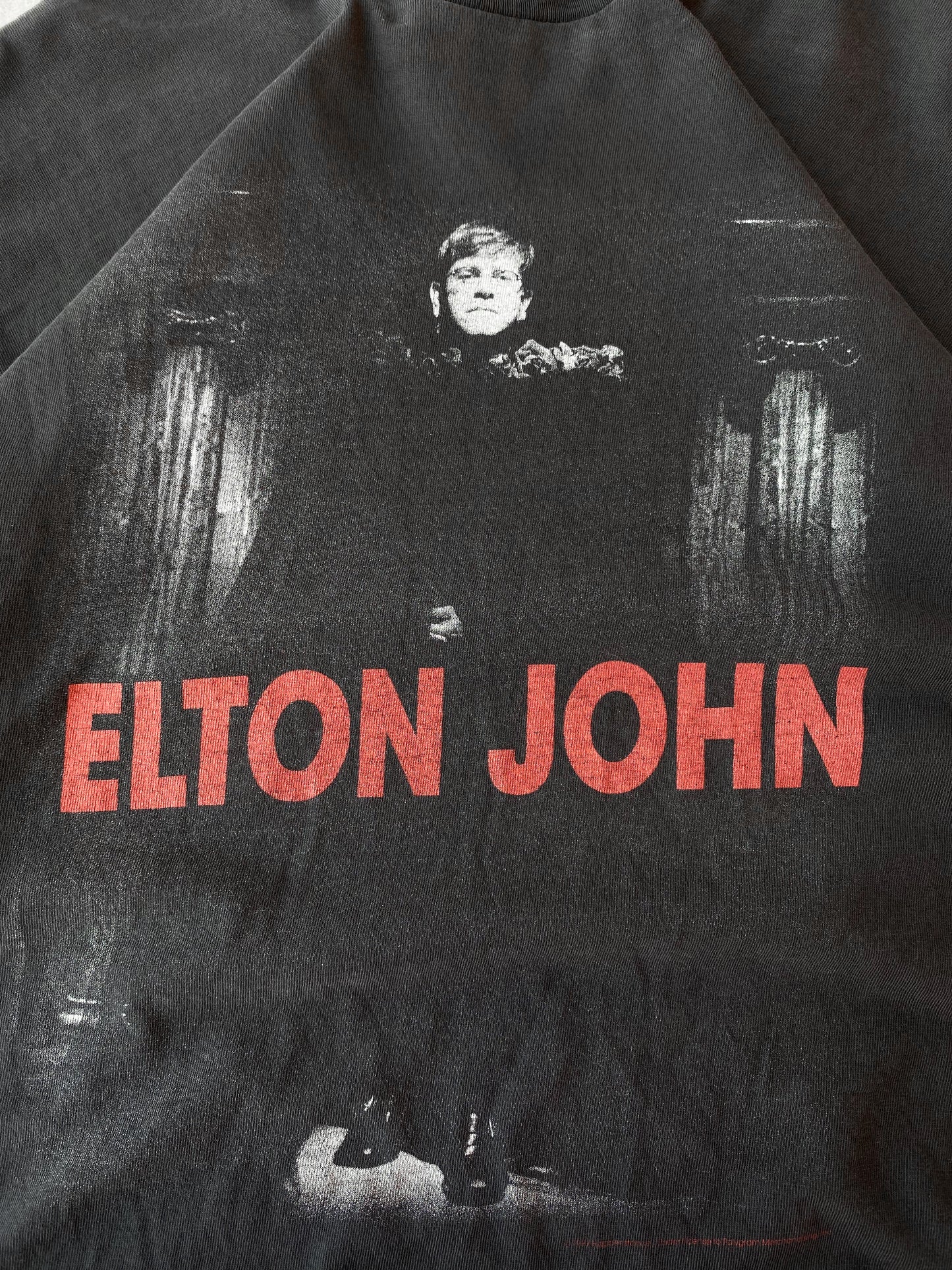 Vintage 1997 Elton John Faded Tee ( Large )