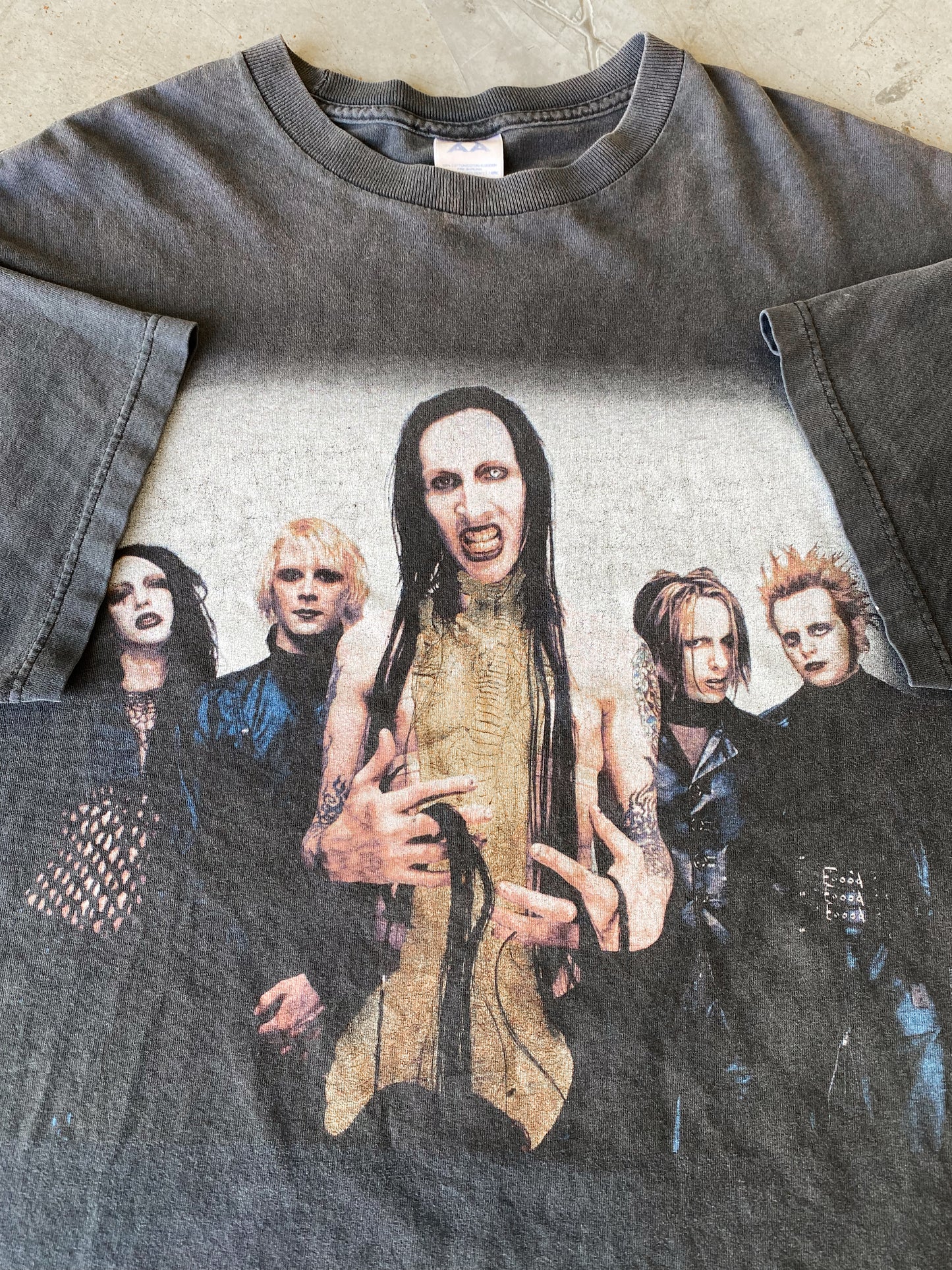 Vintage 2000 Marilyn Manson Guns , God , & Government Tee ( XL )