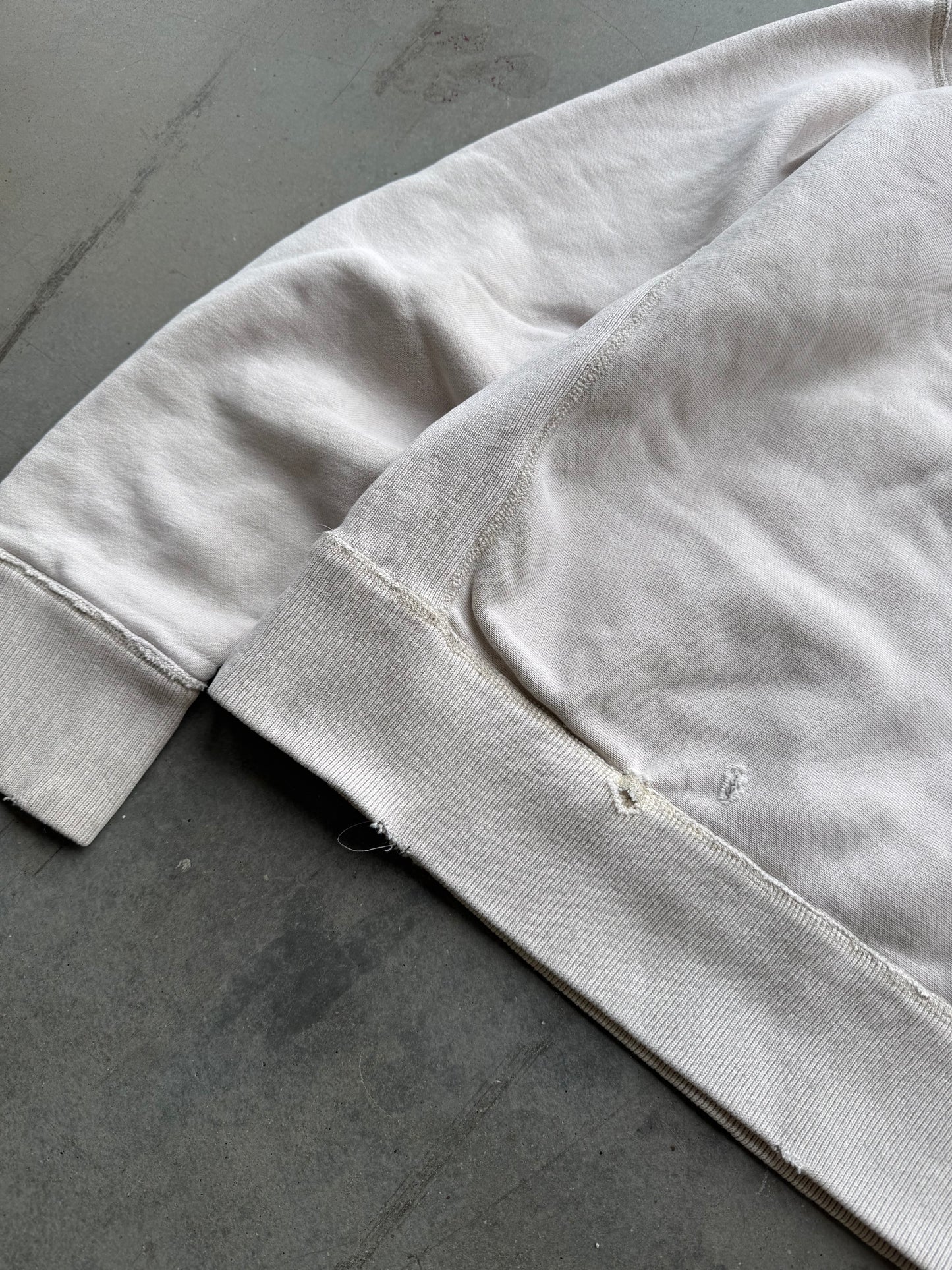 Vintage Y2K Heavyweight Abercrombie & Fitch Embroidered Mens Hoodie (  Large )