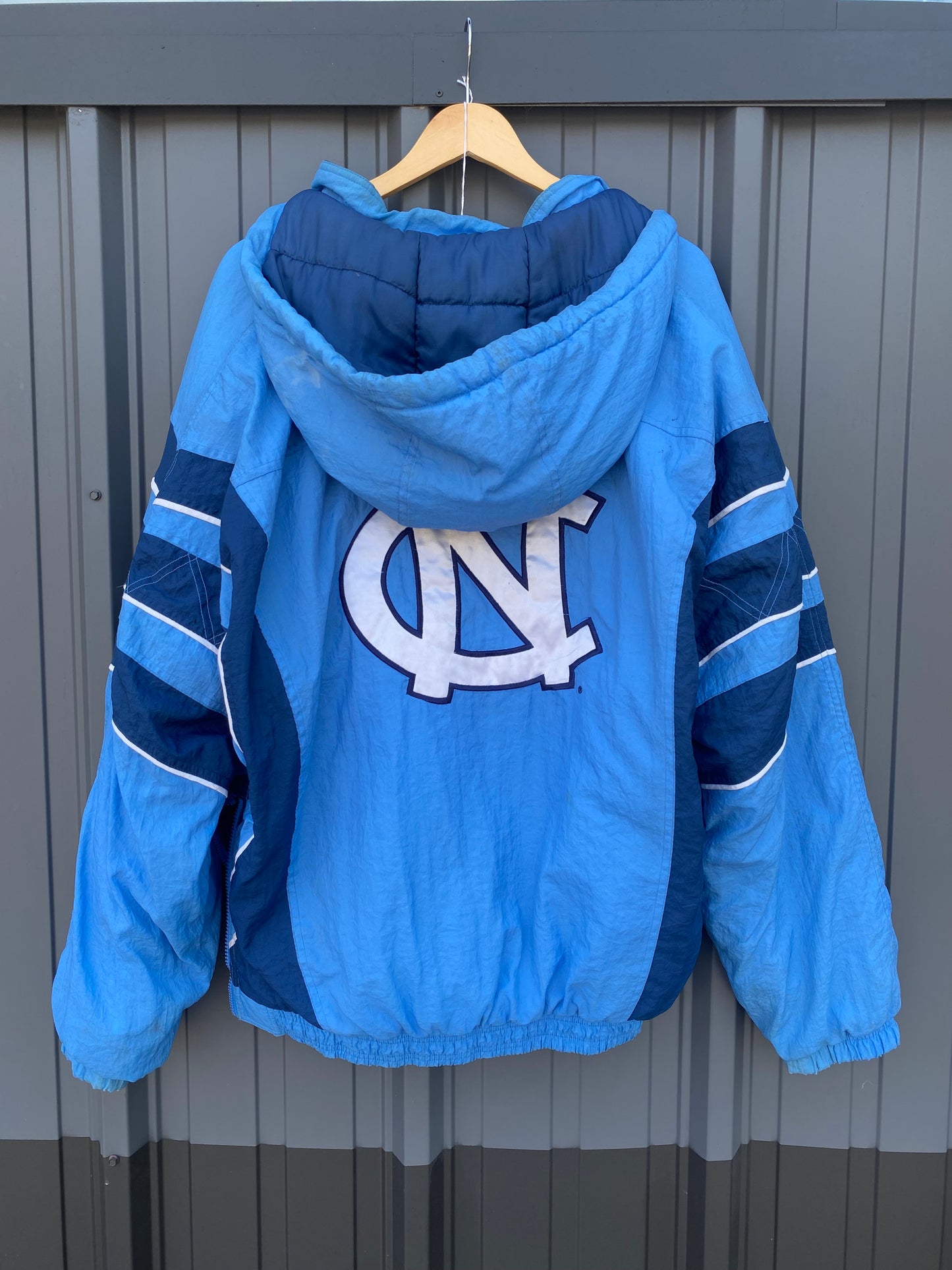 Vintage 90’s Starter Carolina Tarheels Starter Jacket FLAWED ( XL )