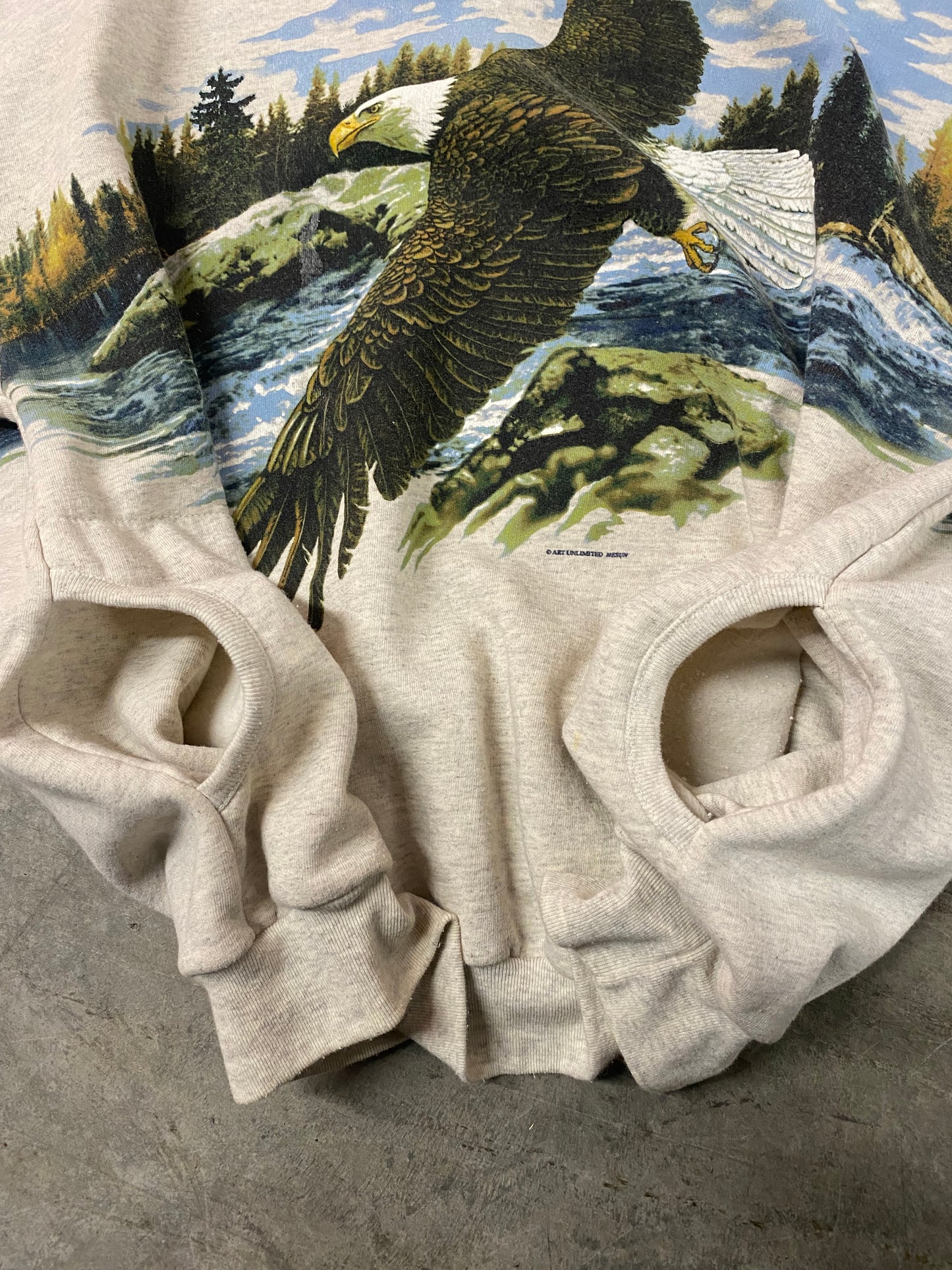 Vintage 90’s Eagle Nature 3 Buttoned Crewneck ( XL )