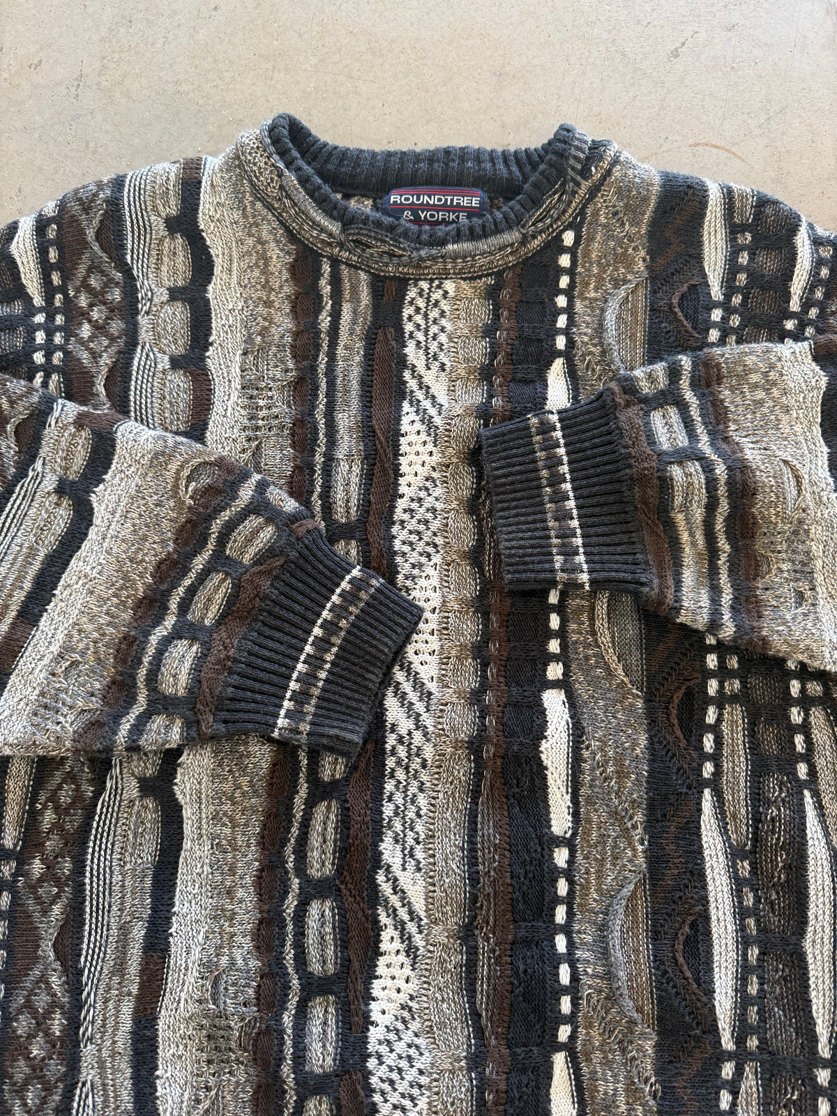 Vintage 1990s 3D Knit Roundtree & Yorke Multicolored Mens Sweater ( Medium )