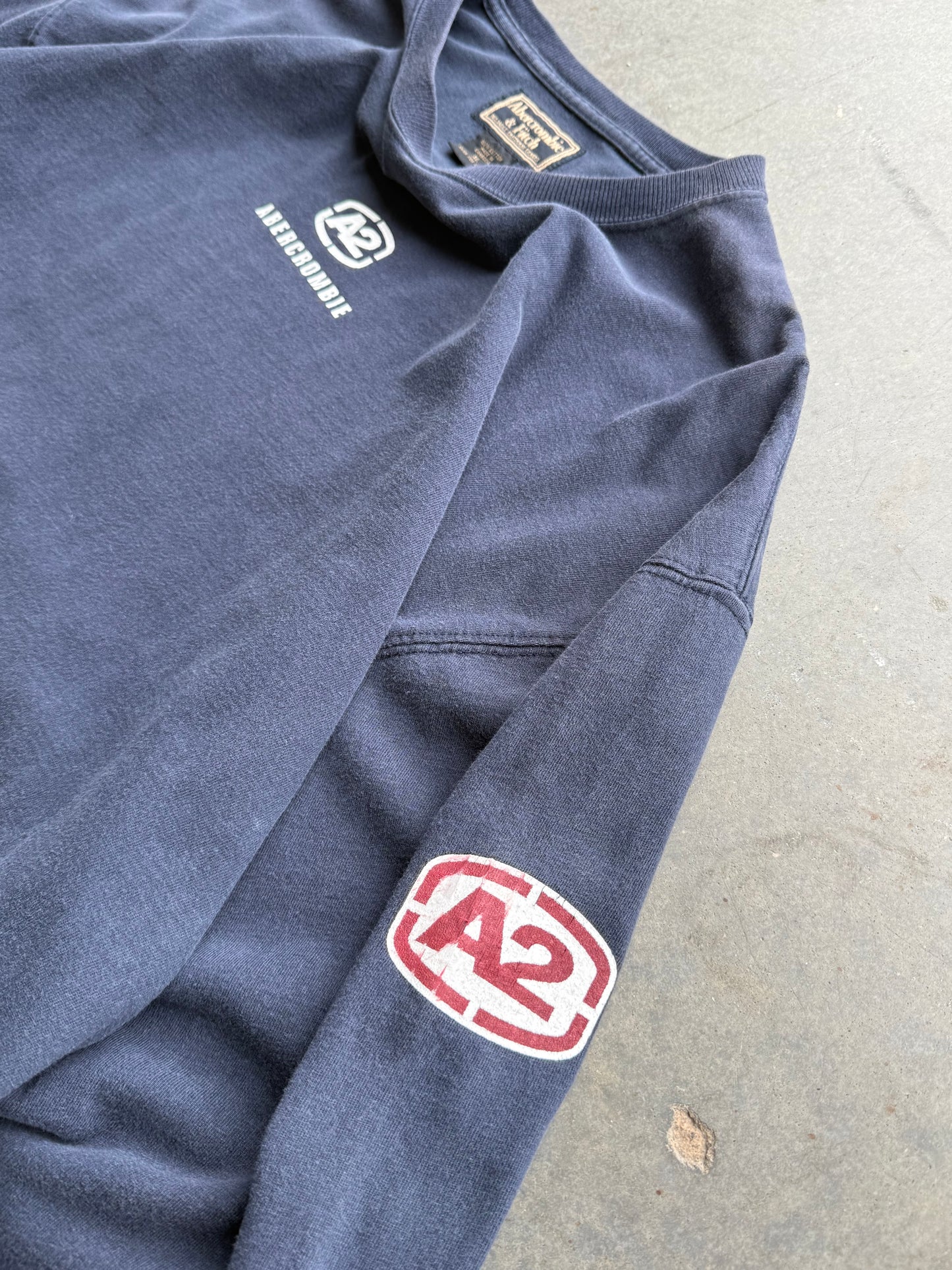 Vintage 2000s Abercrombie & Fitch Long Sleeve Navy Tee ( XL )