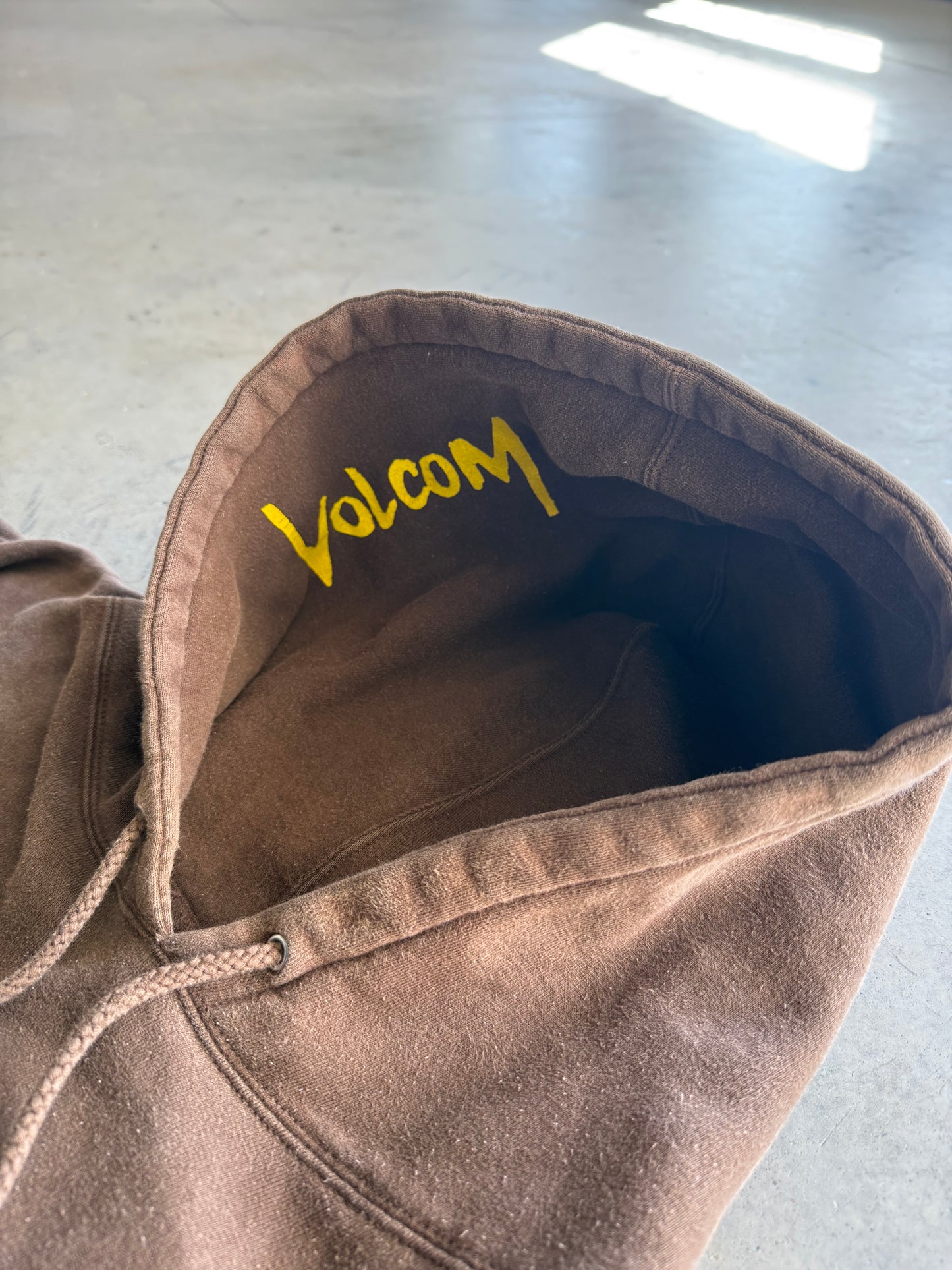 Vintage 2000s Volcom Brown Skate Y2K Hoodie ( XL )