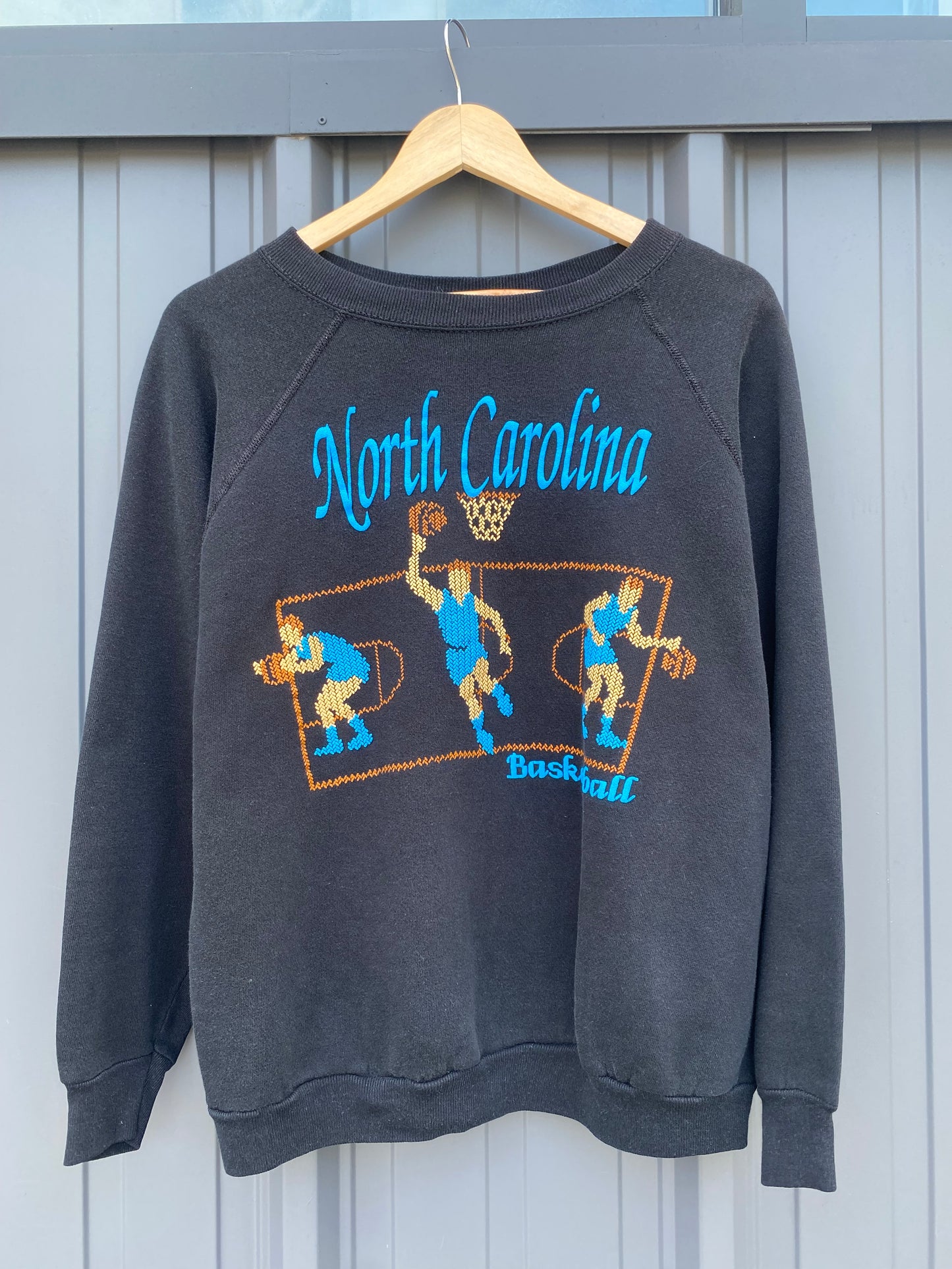 Vintage 90’s North Carolina Tar Heels Black Crewneck ( XL Fits Best M )