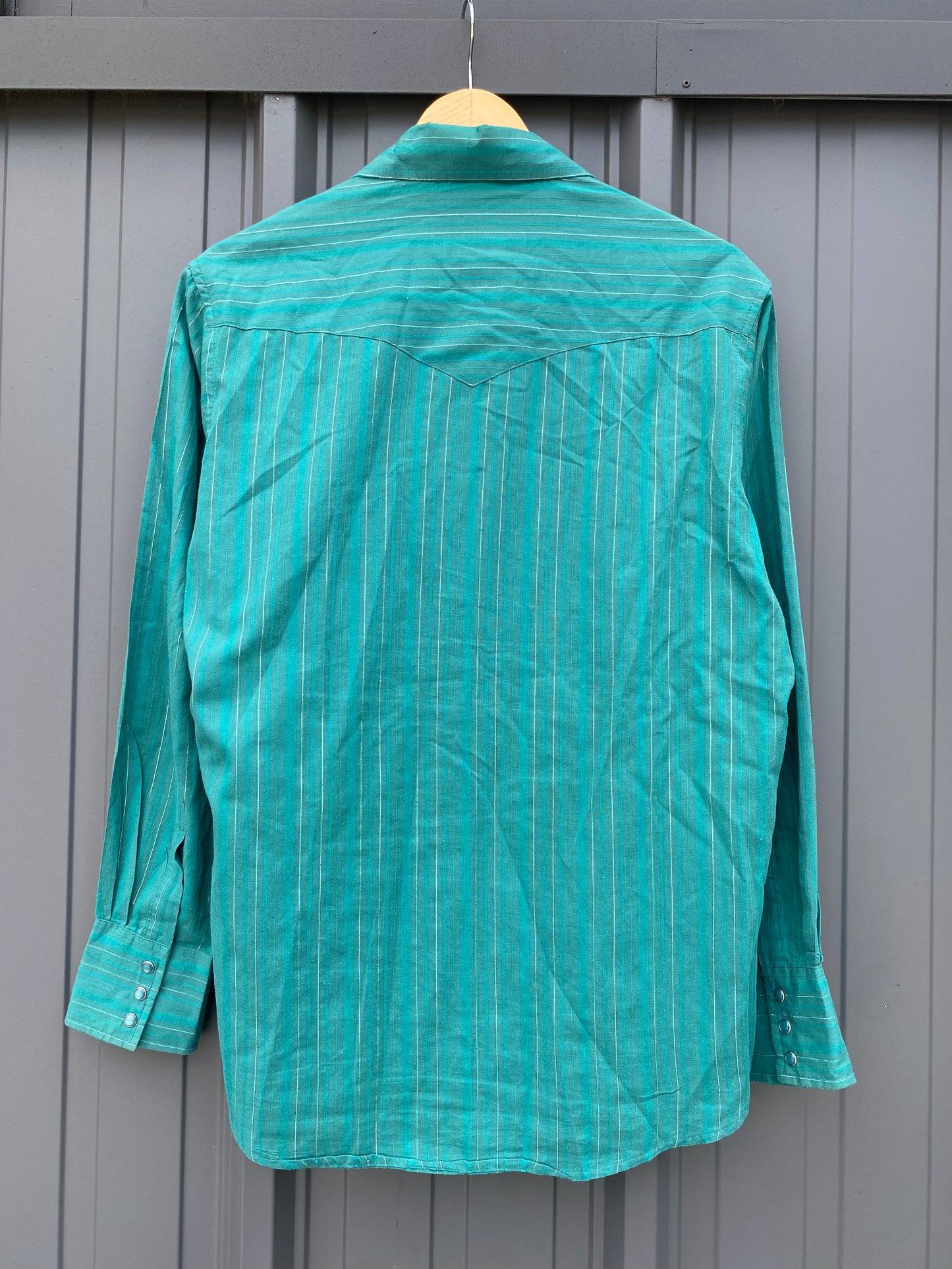 Vintage 90’s Wrangler Pearl Snap Teal Button Up