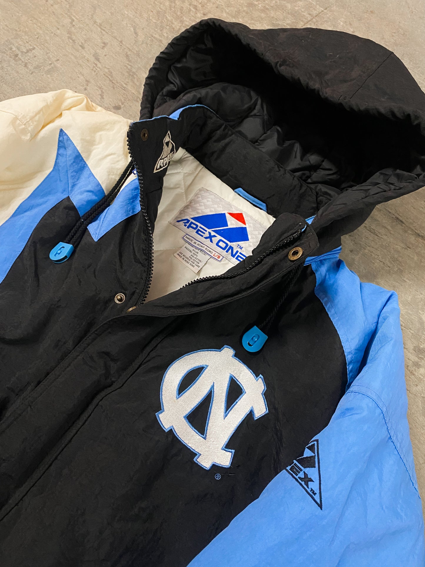 Vintage 90’s Carolina Tarheels Apex Jacket ( Large )