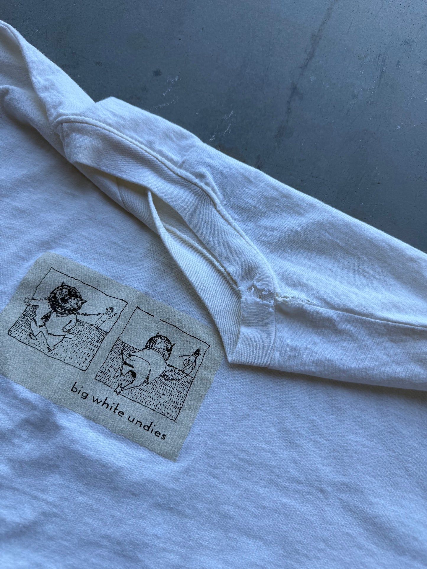 Vintage 90s Big White Undies Band Tee ( XL )