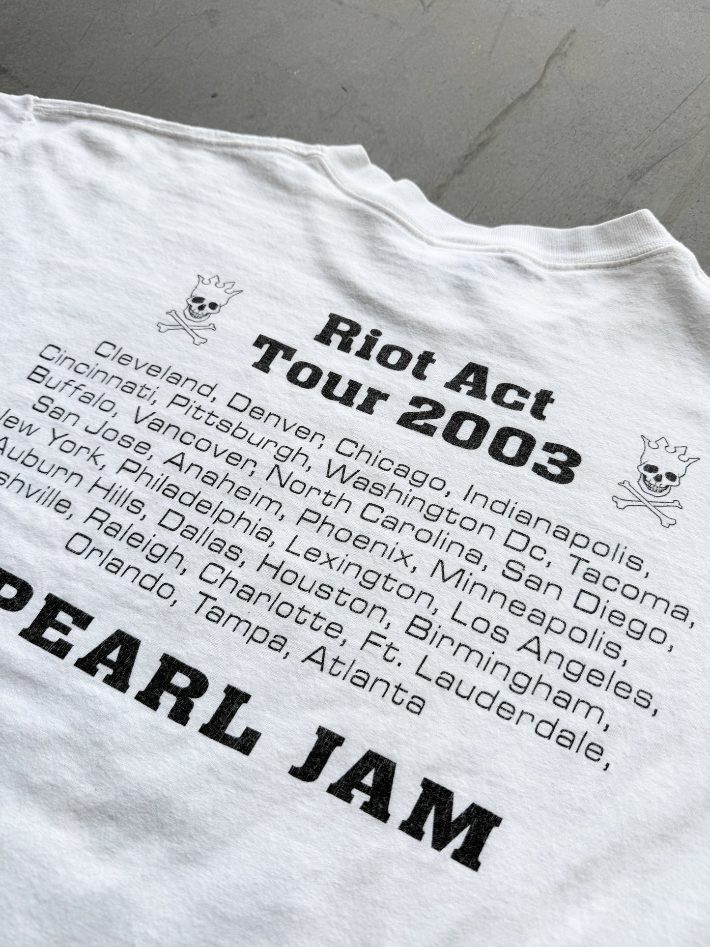 Vintage 2003 Pearl Jam Riot Act Tour Band Tee ( XL )