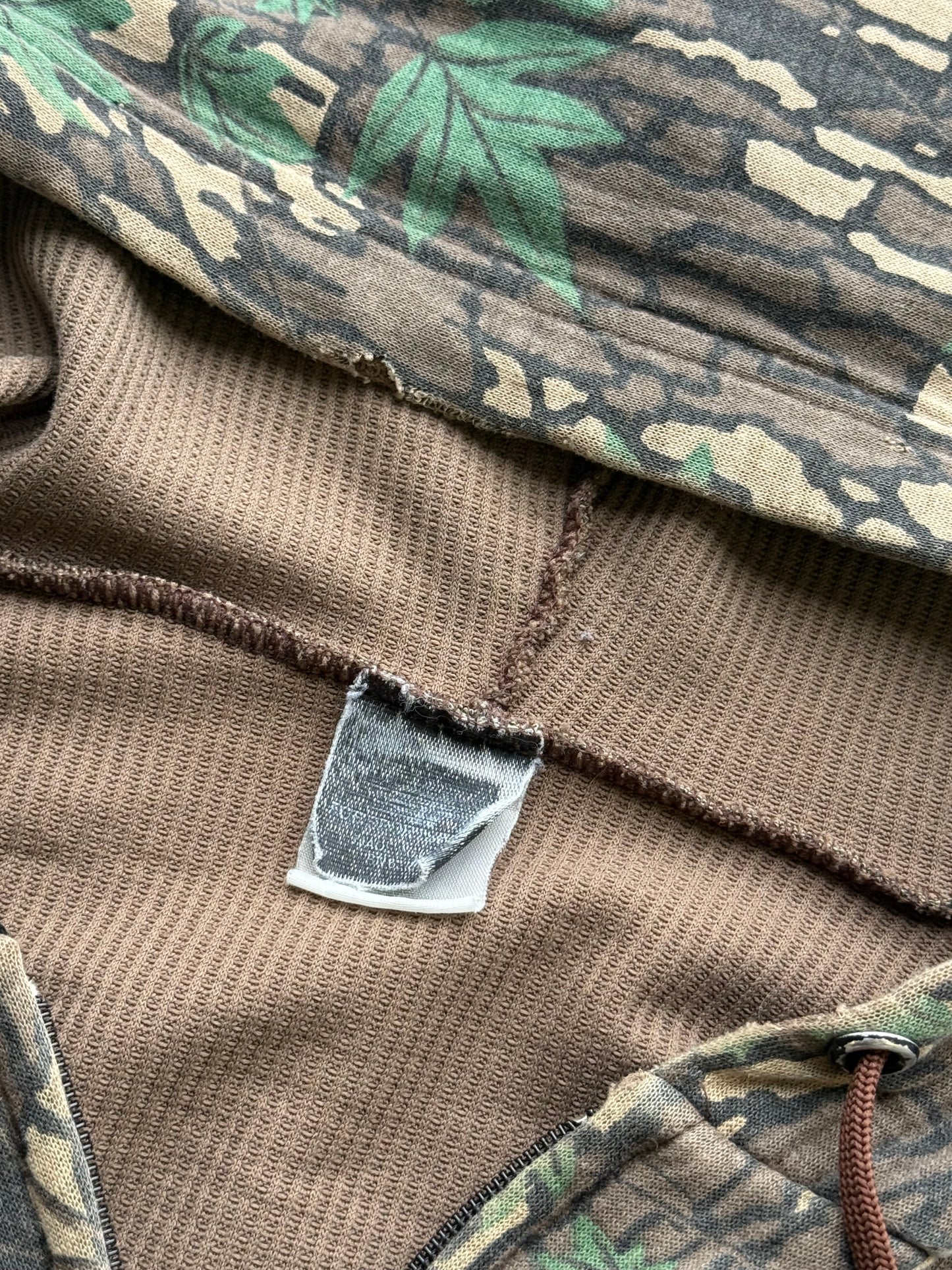 Vintage 1990s Thermal Lined Distressed Camo Zip Up Hoodie ( Large )