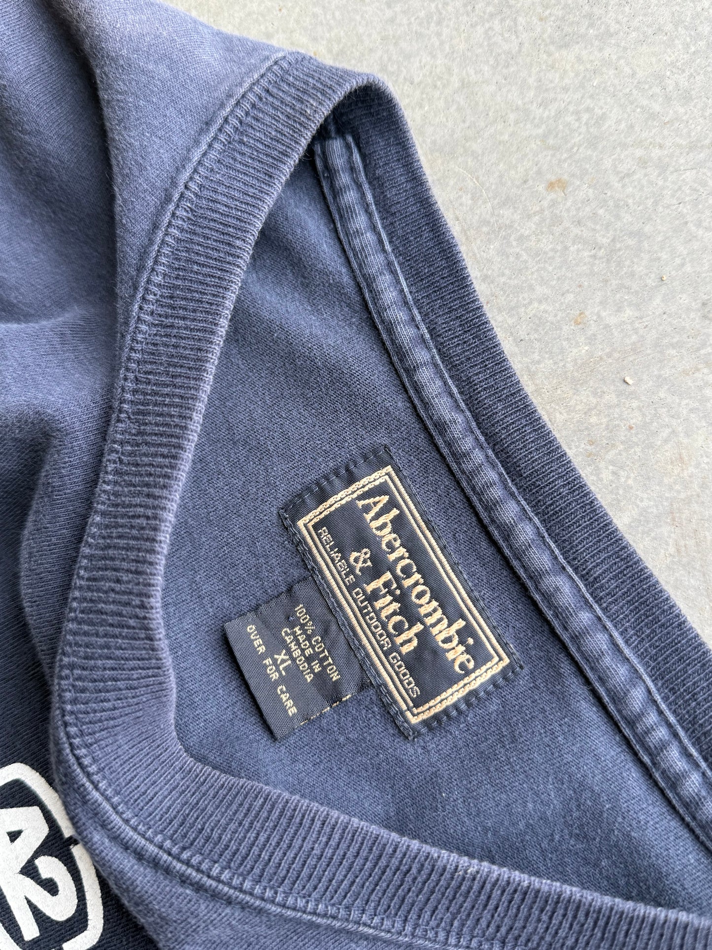 Vintage 2000s Abercrombie & Fitch Long Sleeve Navy Tee ( XL )