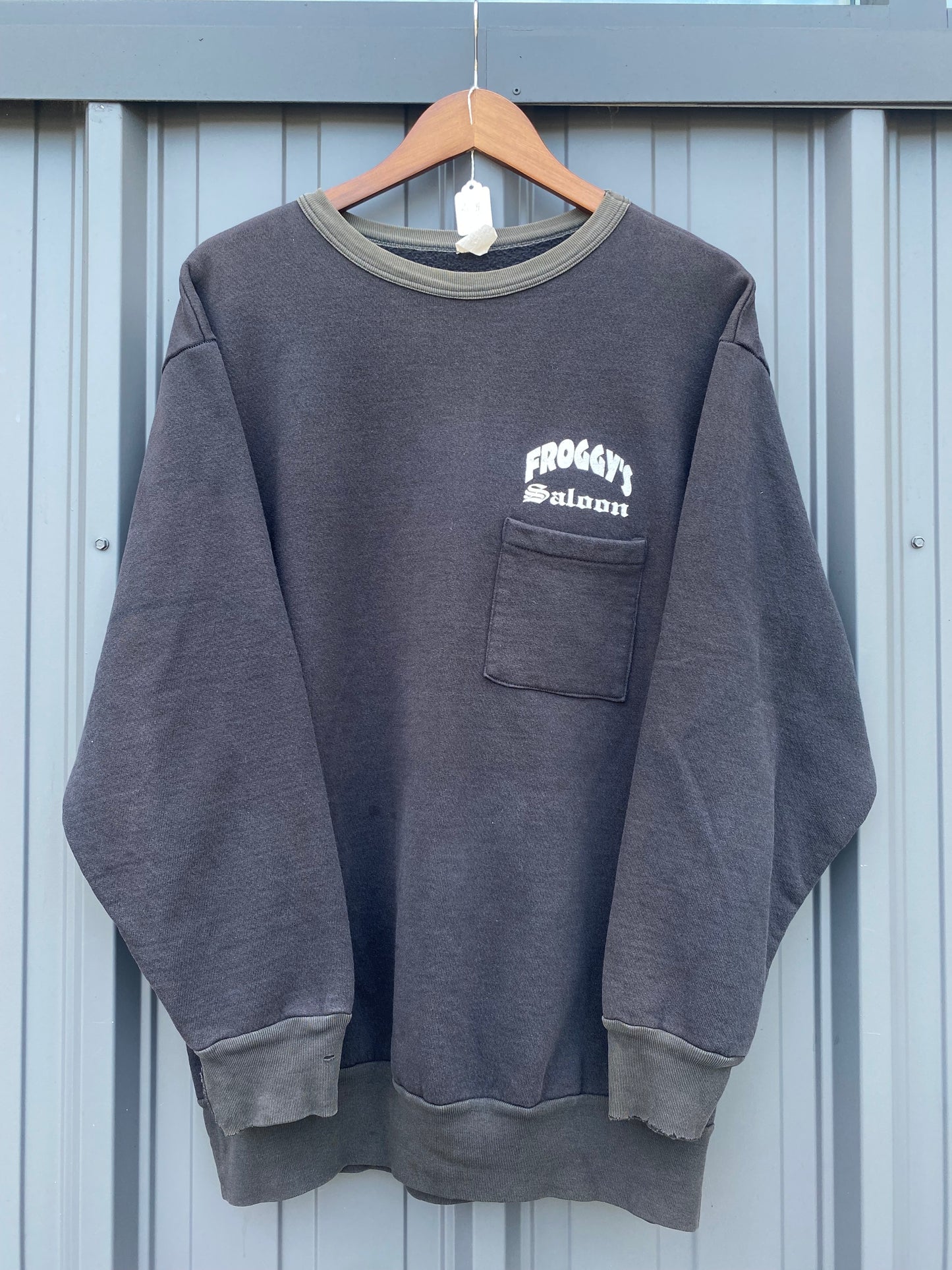 Vintage 90’s Froggy’s Saloon Black Faded & Distressed Crewneck ( XL )