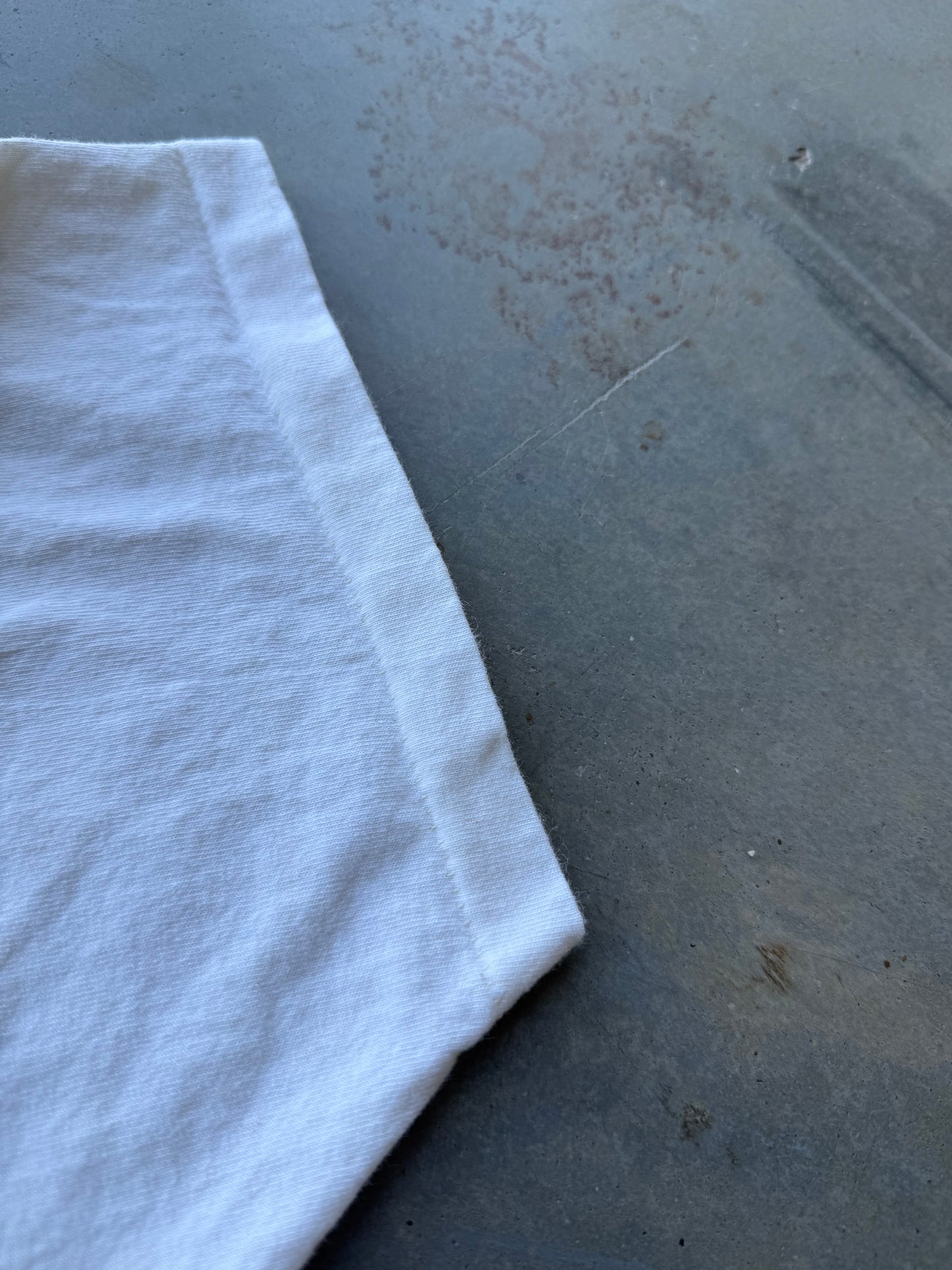 Vintage 90s Big White Undies Band Tee ( XL )