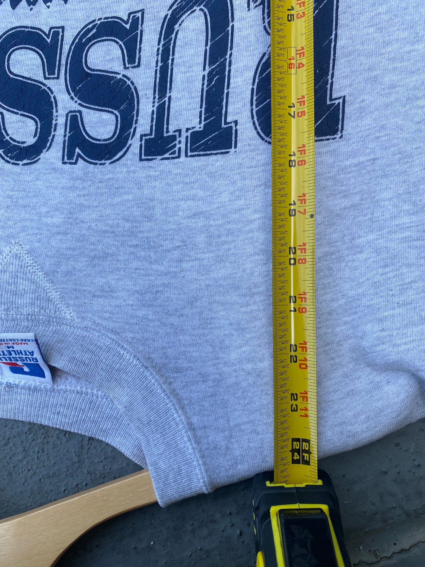 Vintage 90’s Russell Athletics Grey Crewneck ( Medium )