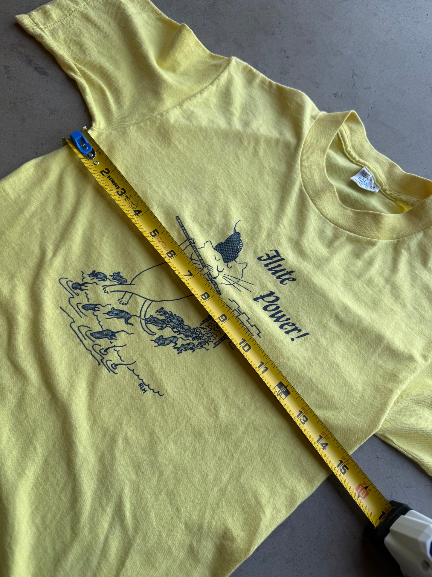 Vintage 70s Flute Power Cat Tee ( Small )