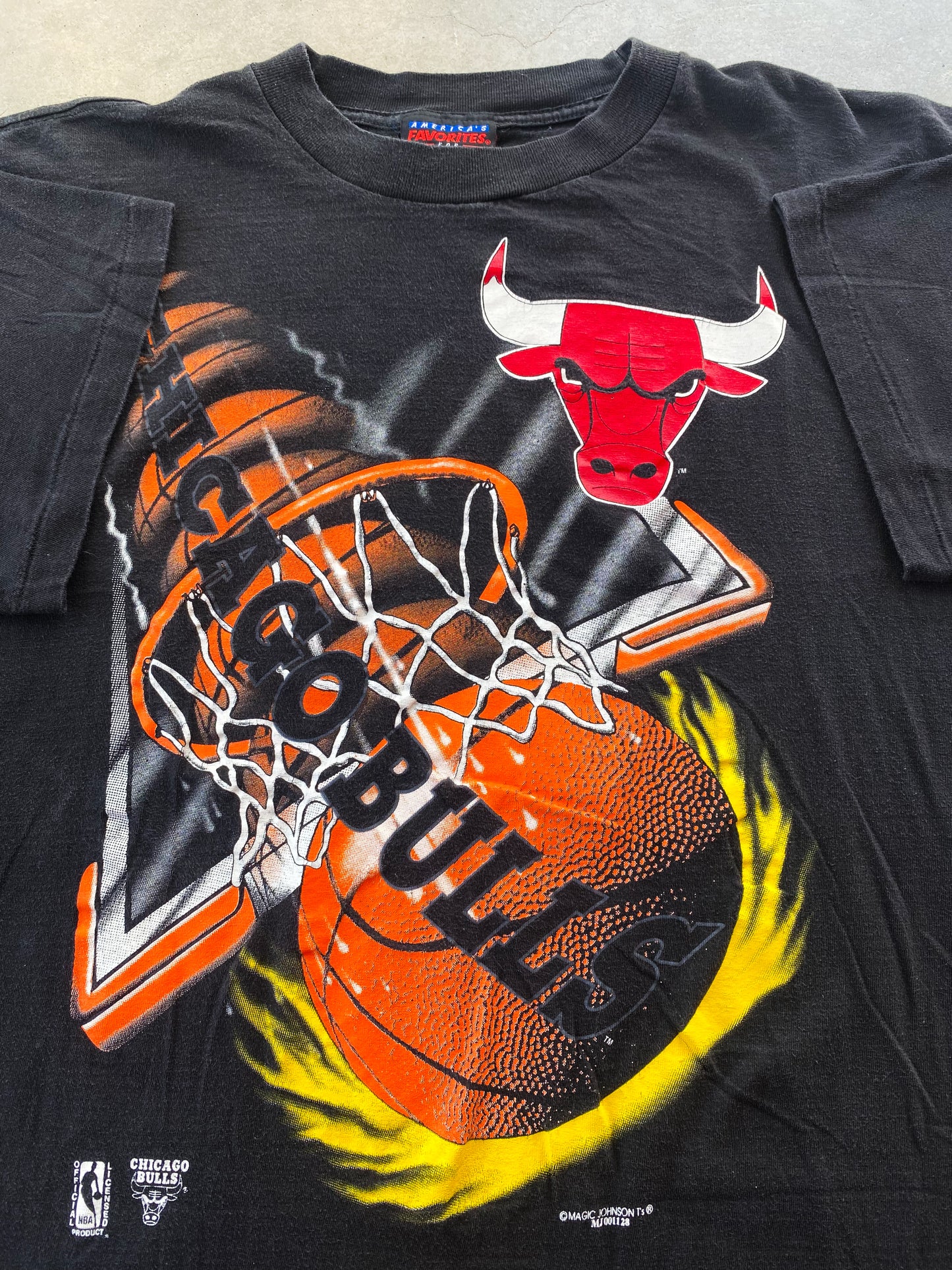 Vintage 90’s Chicago Bulls Magic Johnson T’s Tee ( XL )