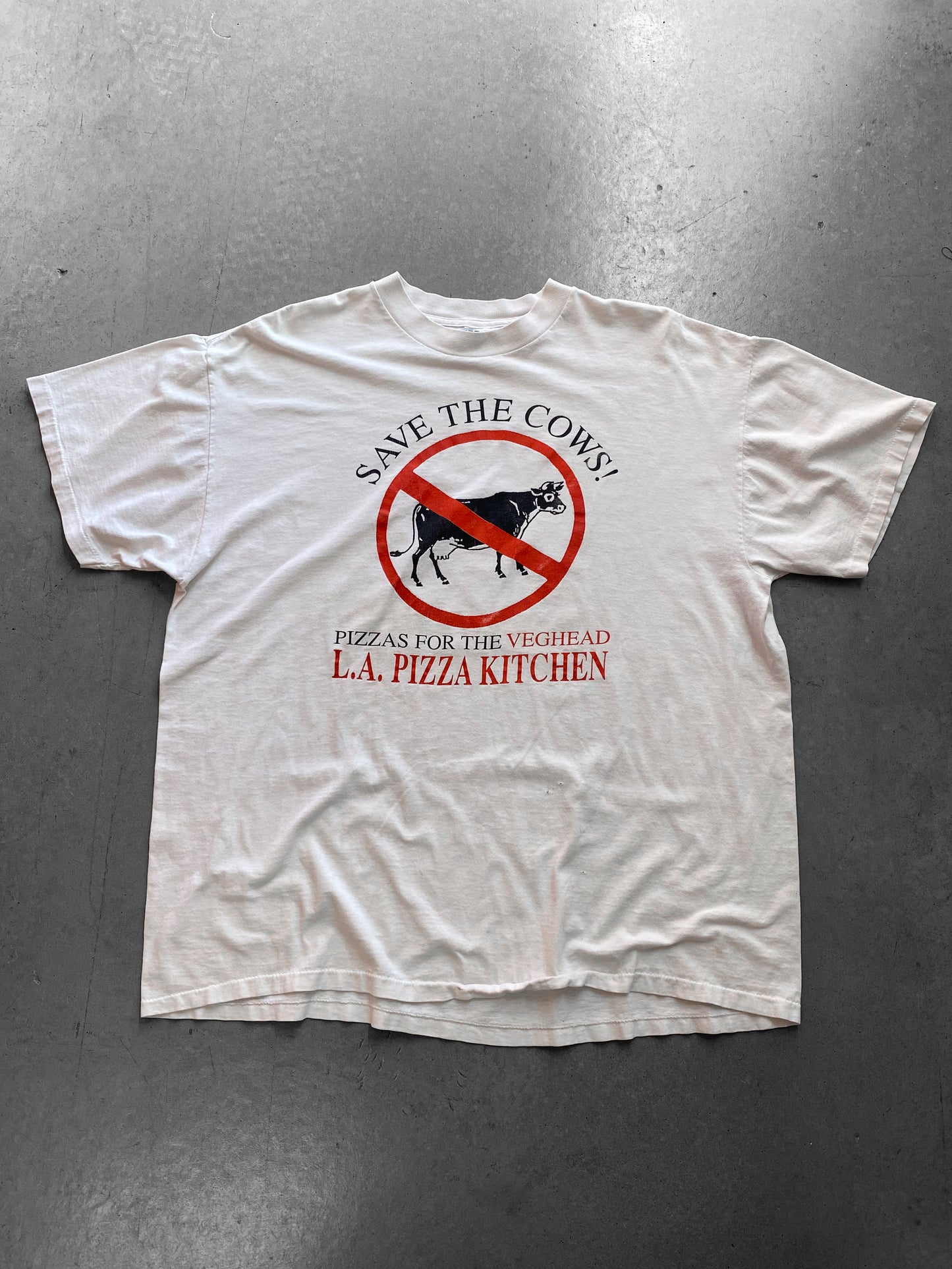 Vintage 90’s Save The Cows L.A Pizza Kitchen Tee ( XXL )