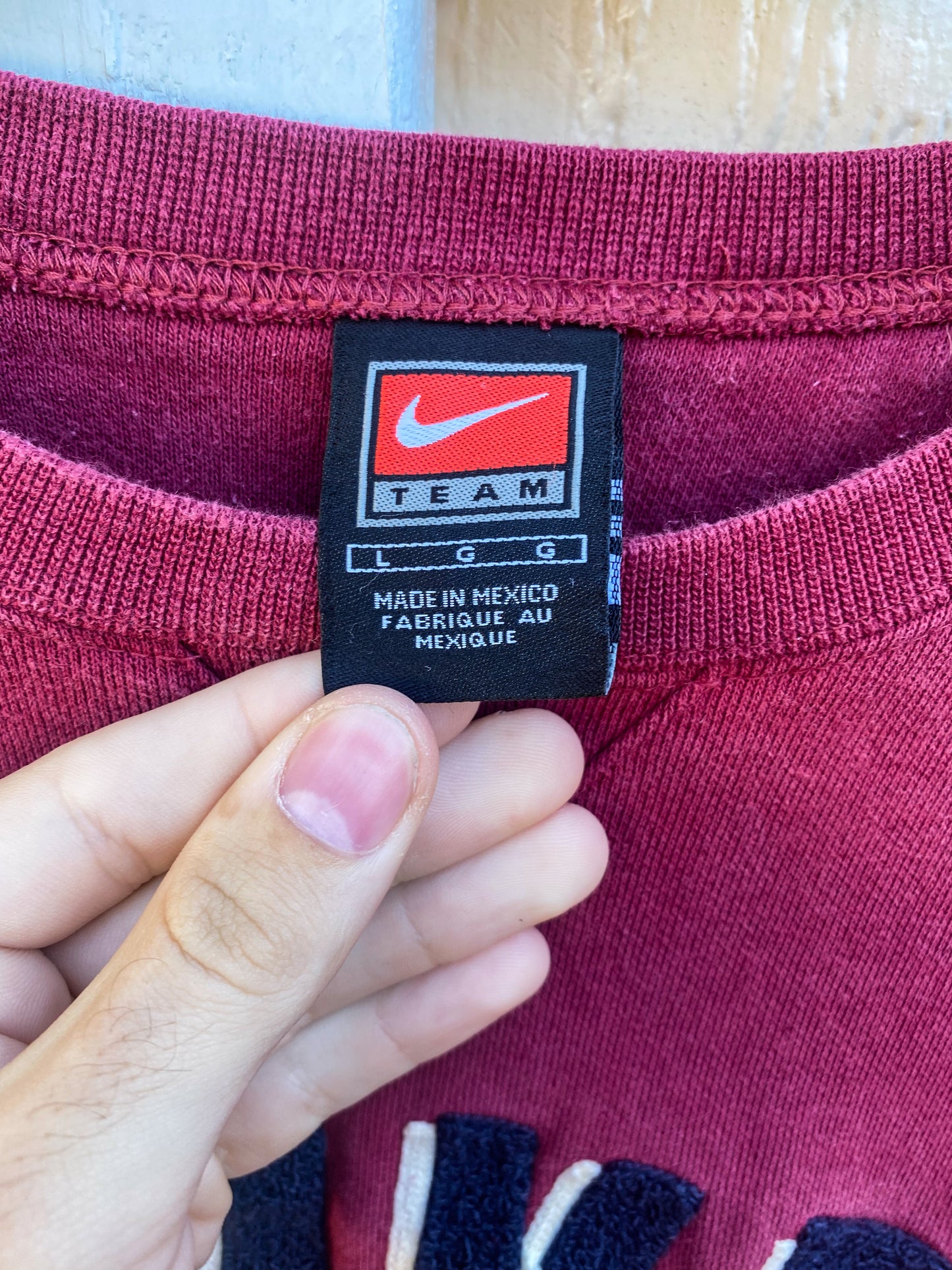 Vintage 90’s NIKE Maroon Crewneck ( Large )