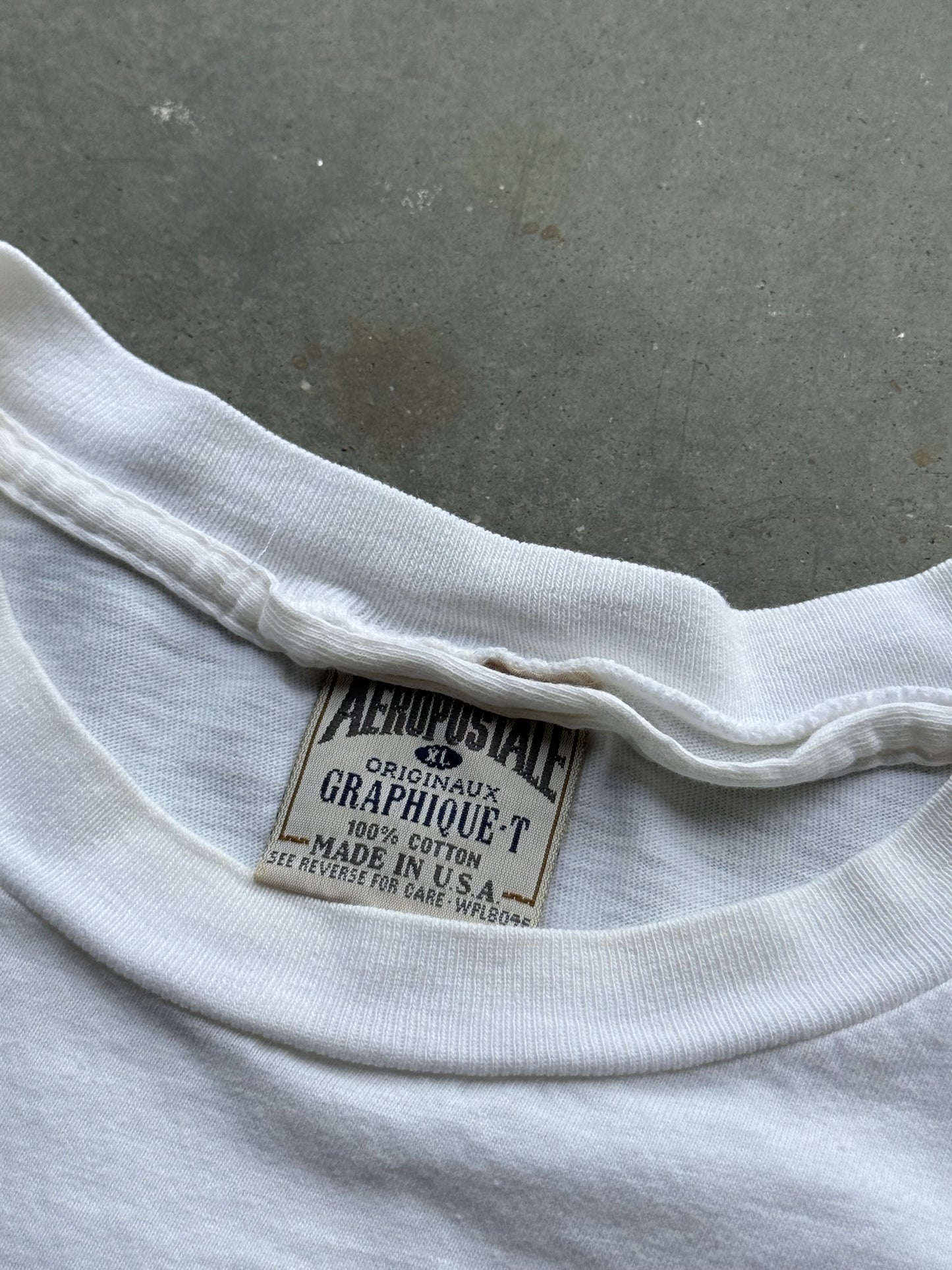 Vintage 1990s Aéropostale Obscure Swirl Art Tee ( XL )