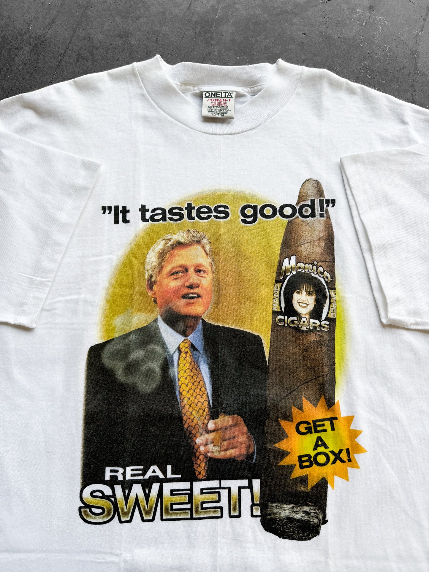 Vintage 1990s Bill Clinton “It Tastes Good” Monica Lewinsky Tee ( XL )
